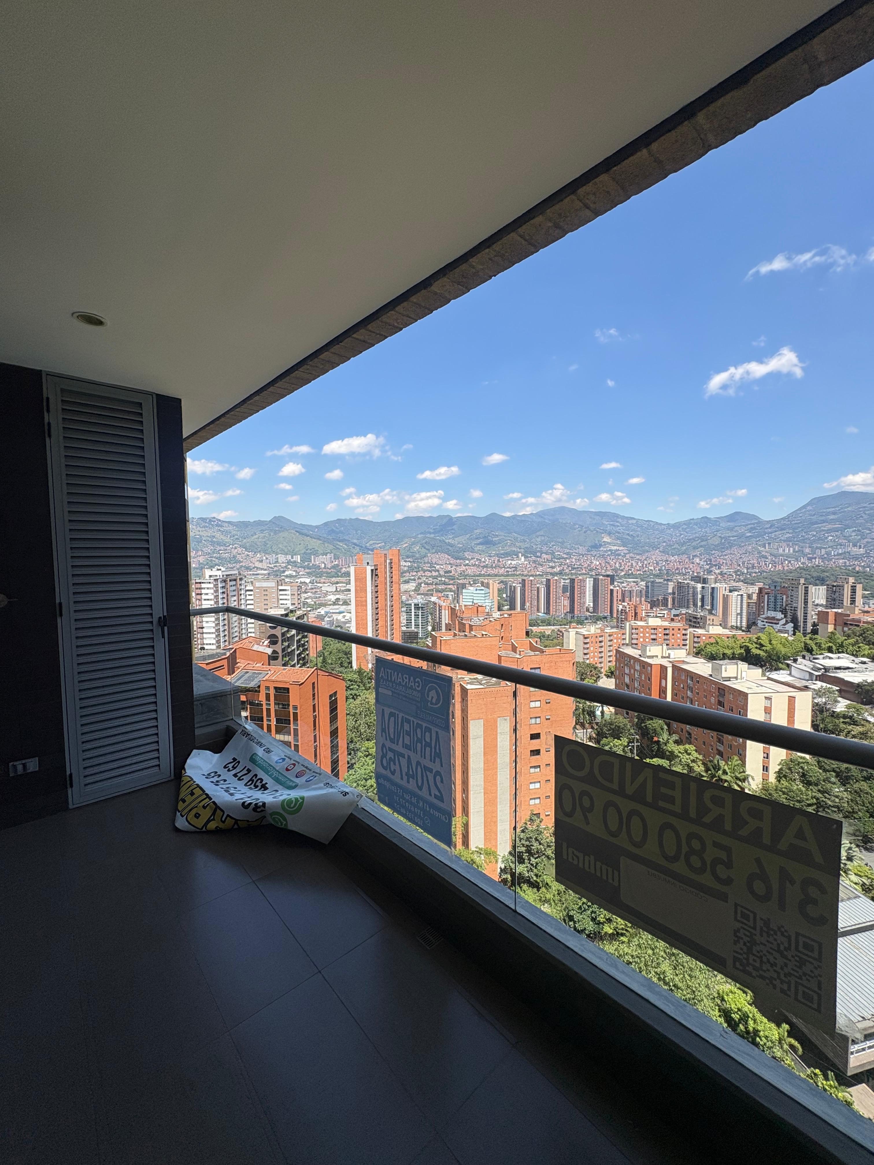 ARRIENDO APARTAMENTO, POBLADO CASTROPOL