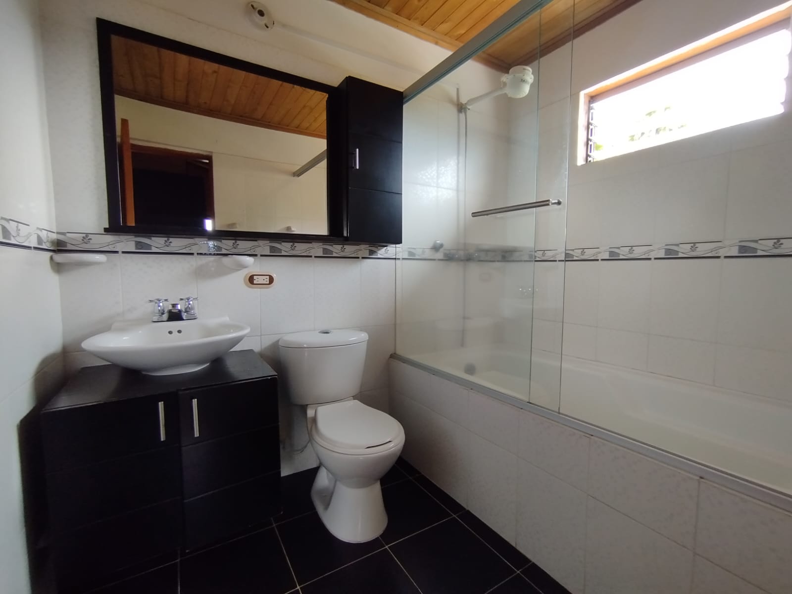 ARRIENDO CASA CAMPESTRE - COPACABANA VEREDA LA VETA