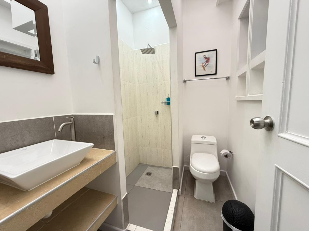 ARRIENDO CASA AMOBLADA O DESOCUPADA - LAURELES