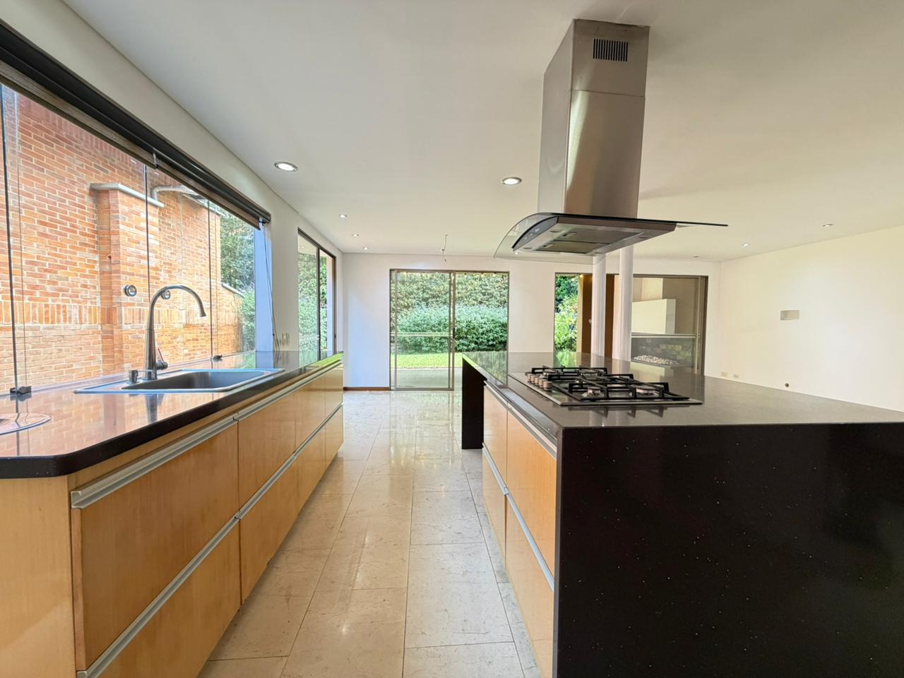 ARRIENDO CASA - ENVIGADO SECTOR INTERMEDIA