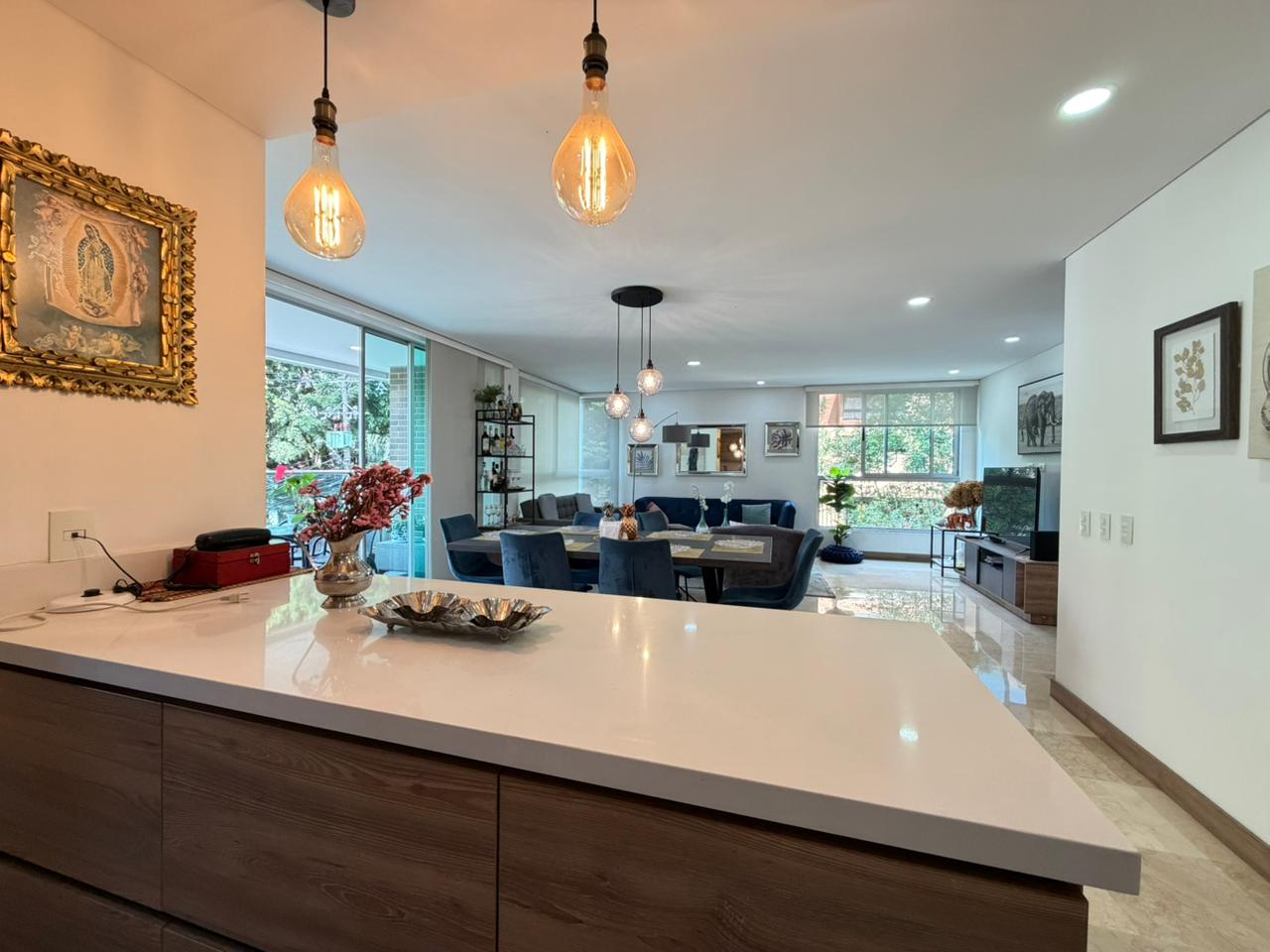 ARRIENDO APARTAMENTO AMOBLADO  - POBLADO CASTROPOL