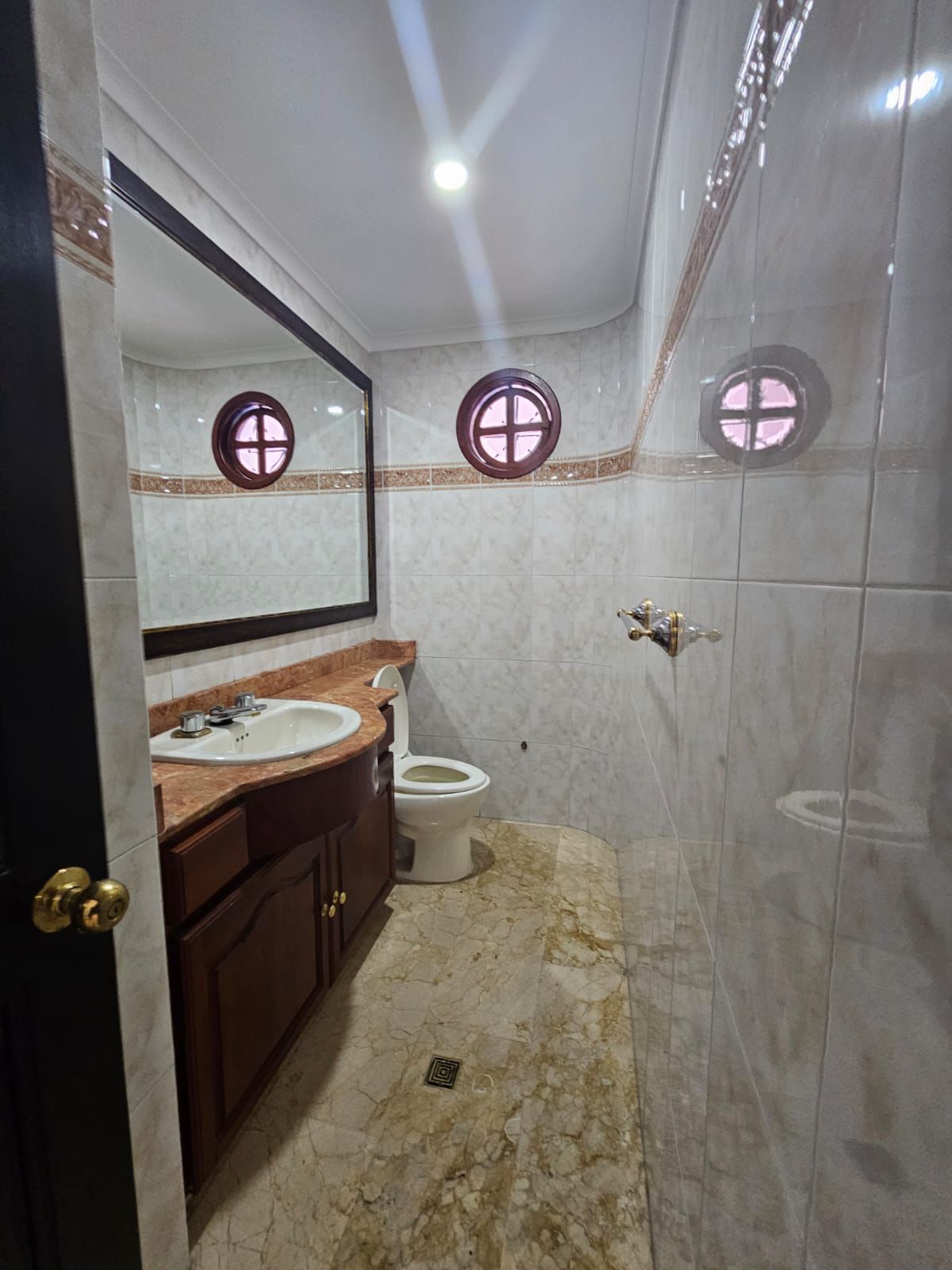 VENTA Y ARRIENDO CASA - POBLADO LA CALERA