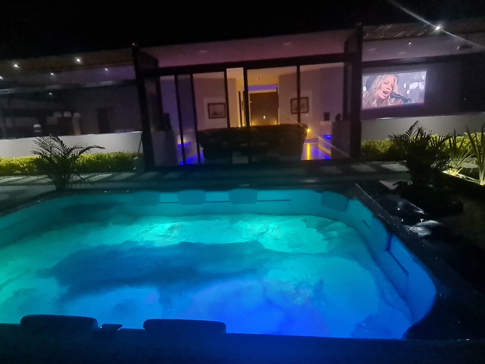 ARRIENDO CASA - AMOBLADA LAS PALMAS