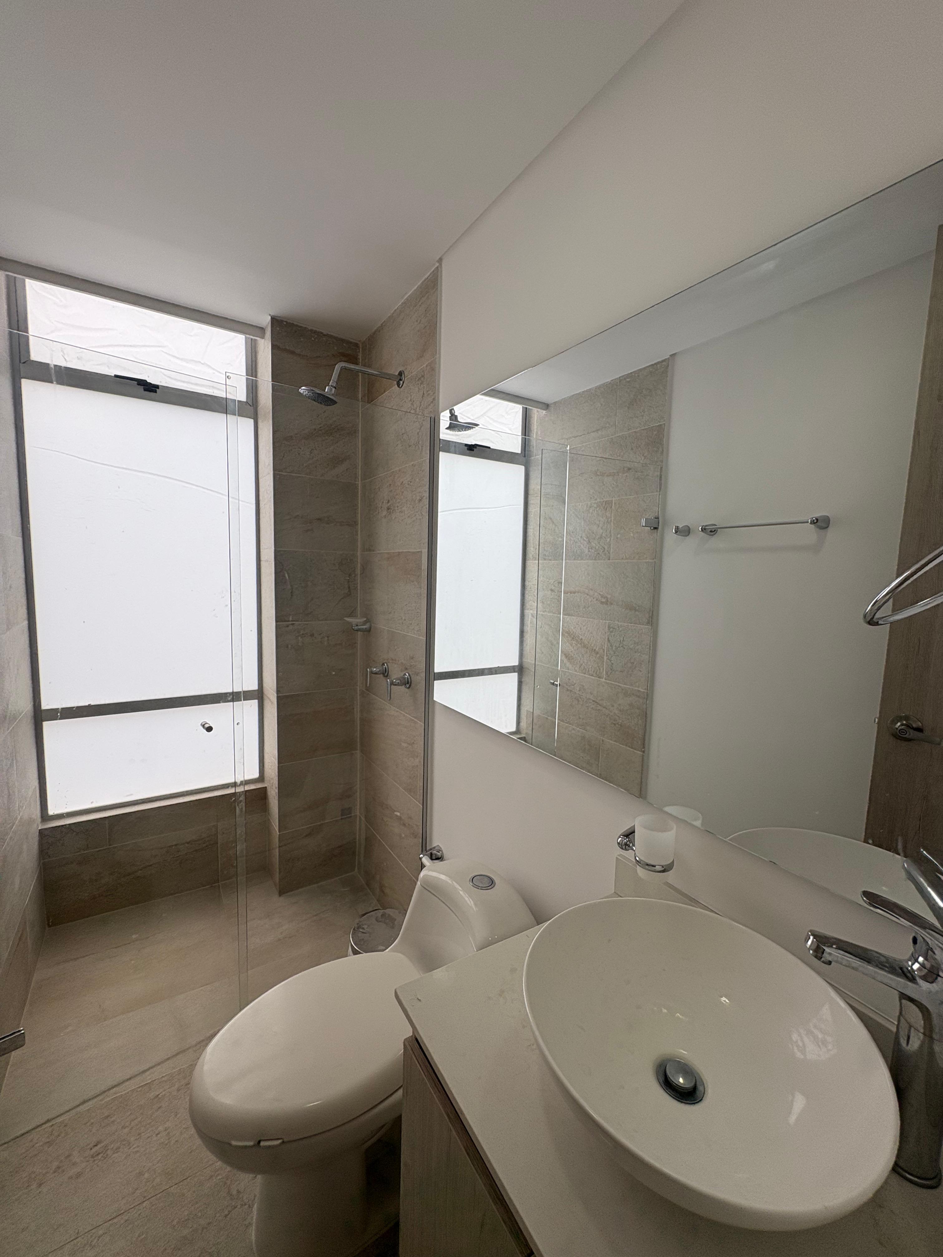 ARRIENDO CASA, ENVIGADO ESMERALDAL