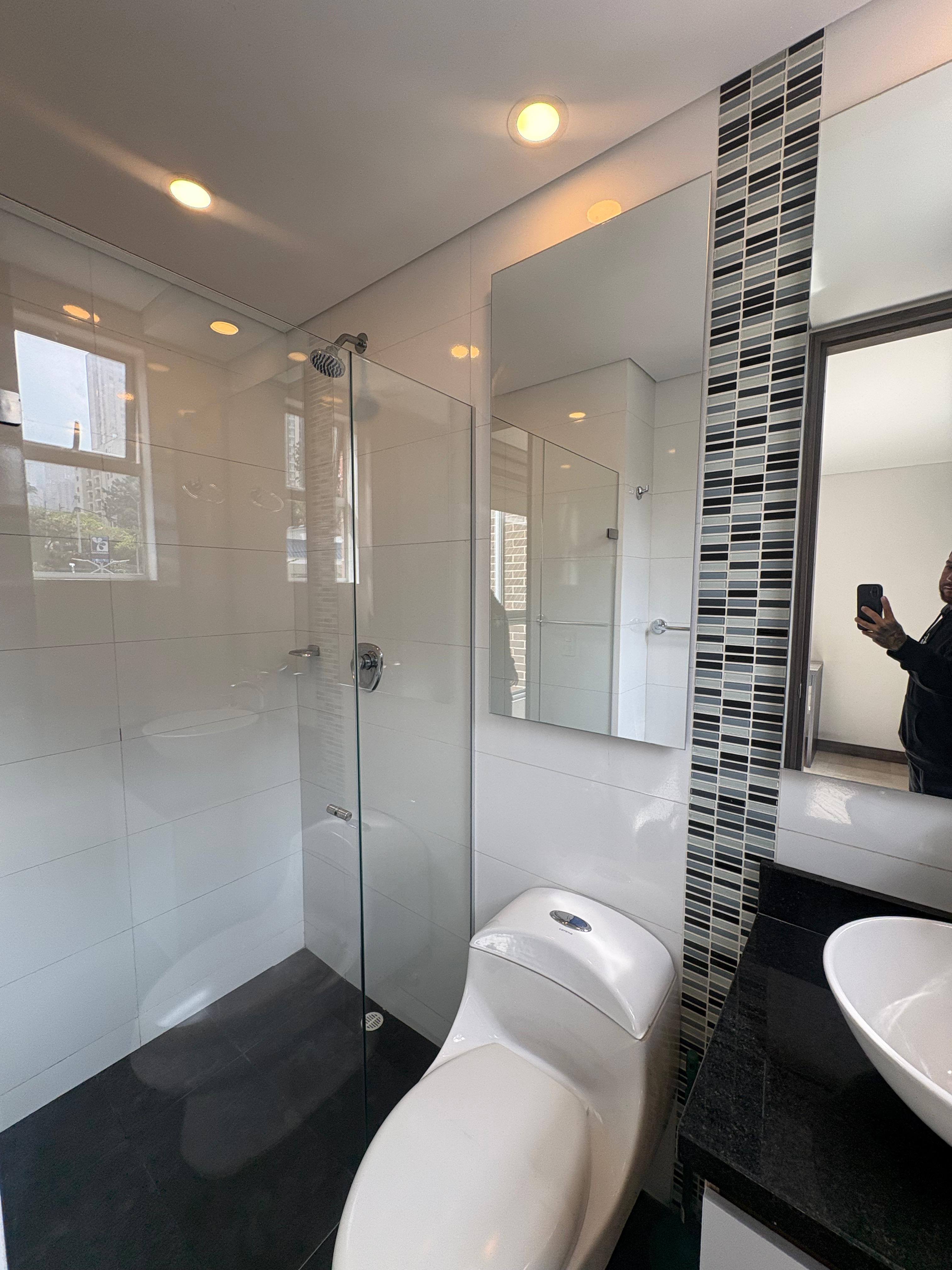 ARRIENDO APARTAMENTO AMOBLADO, POBLADO LOMA LOS PARRA
