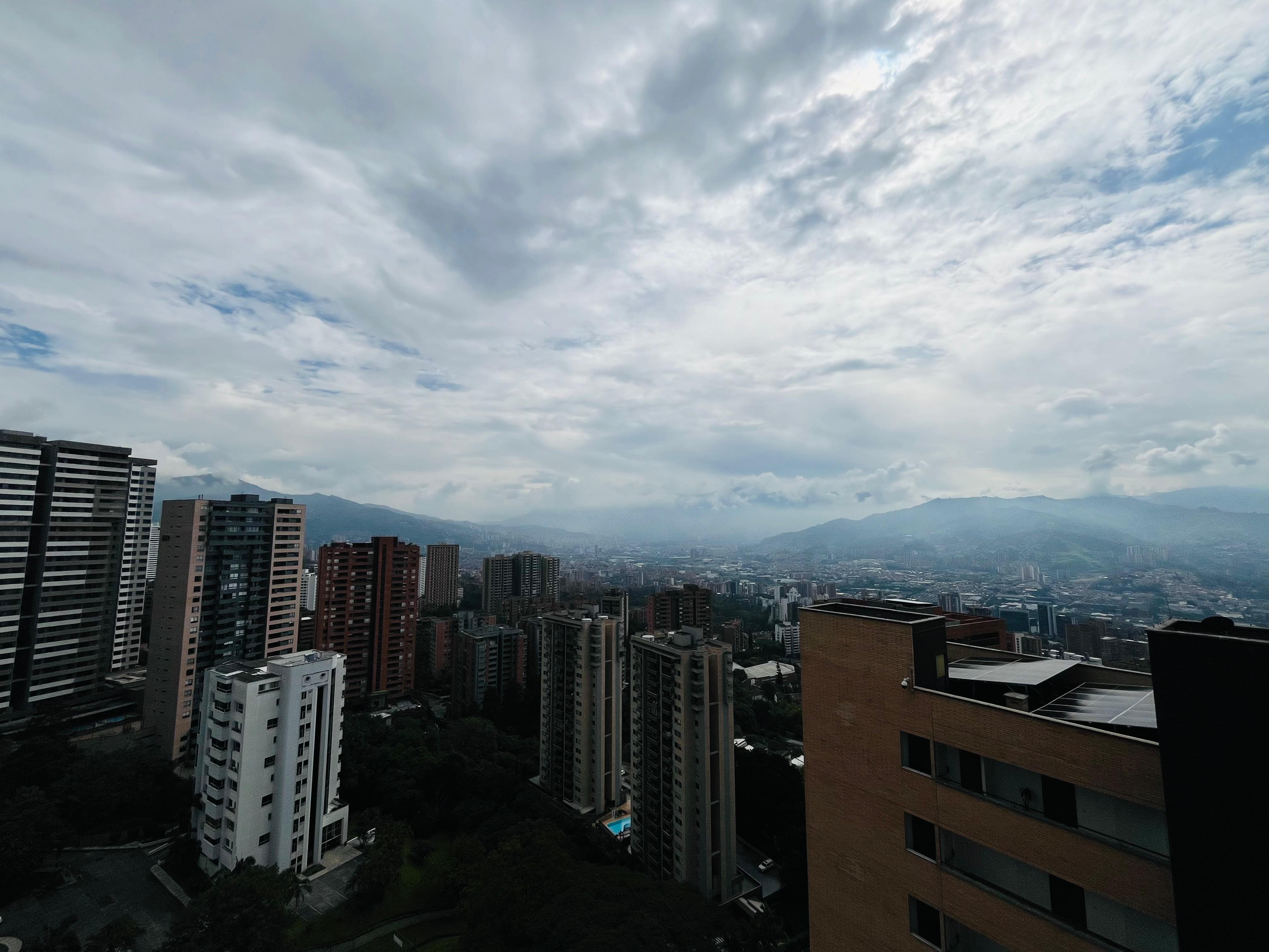 ARRIENDO APARTAESTUDIO - POBLADO LOS GONZALEZ