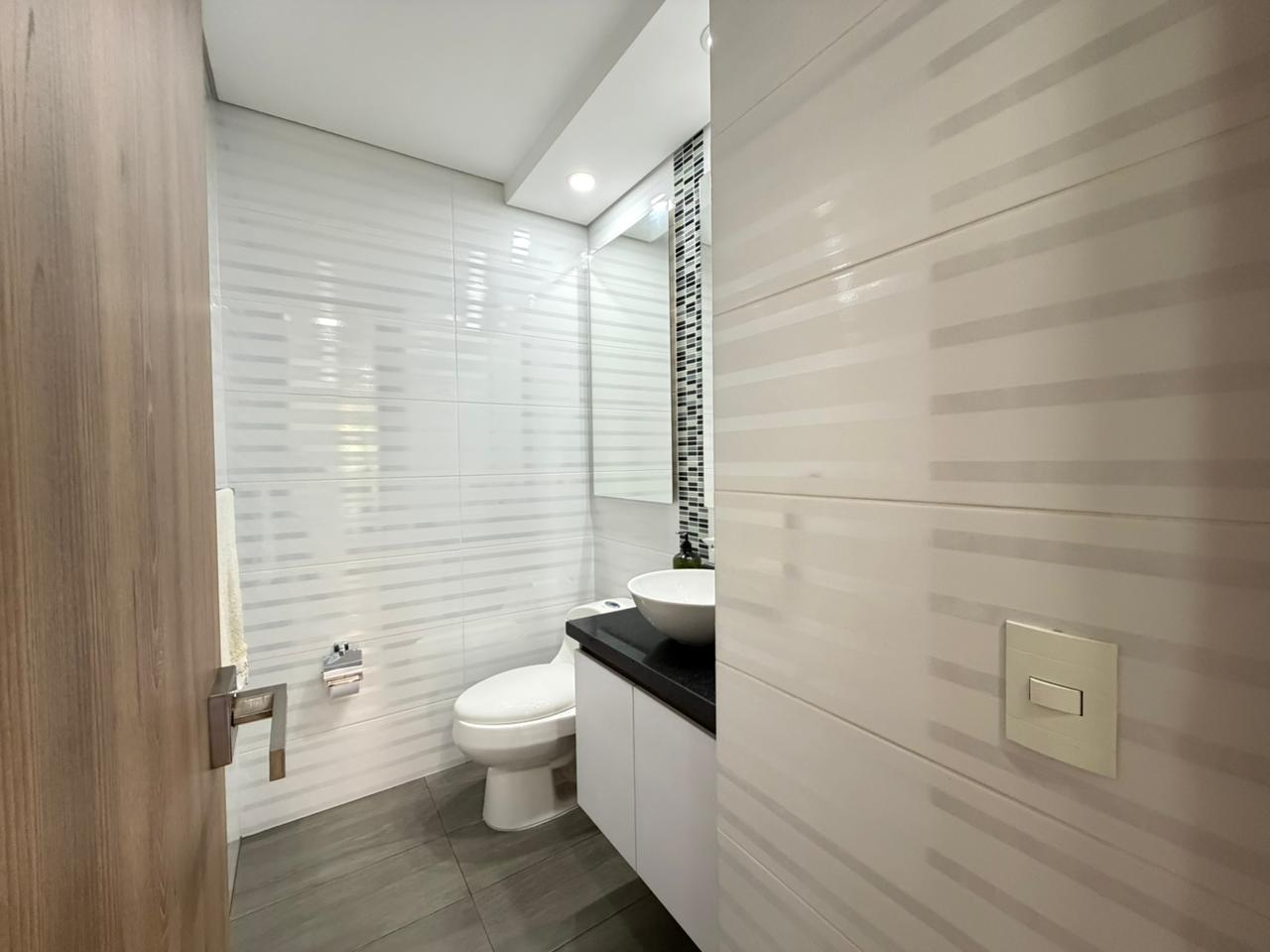 ARRIENDO APARTAMENTO AMOBLADO  - POBLADO CASTROPOL