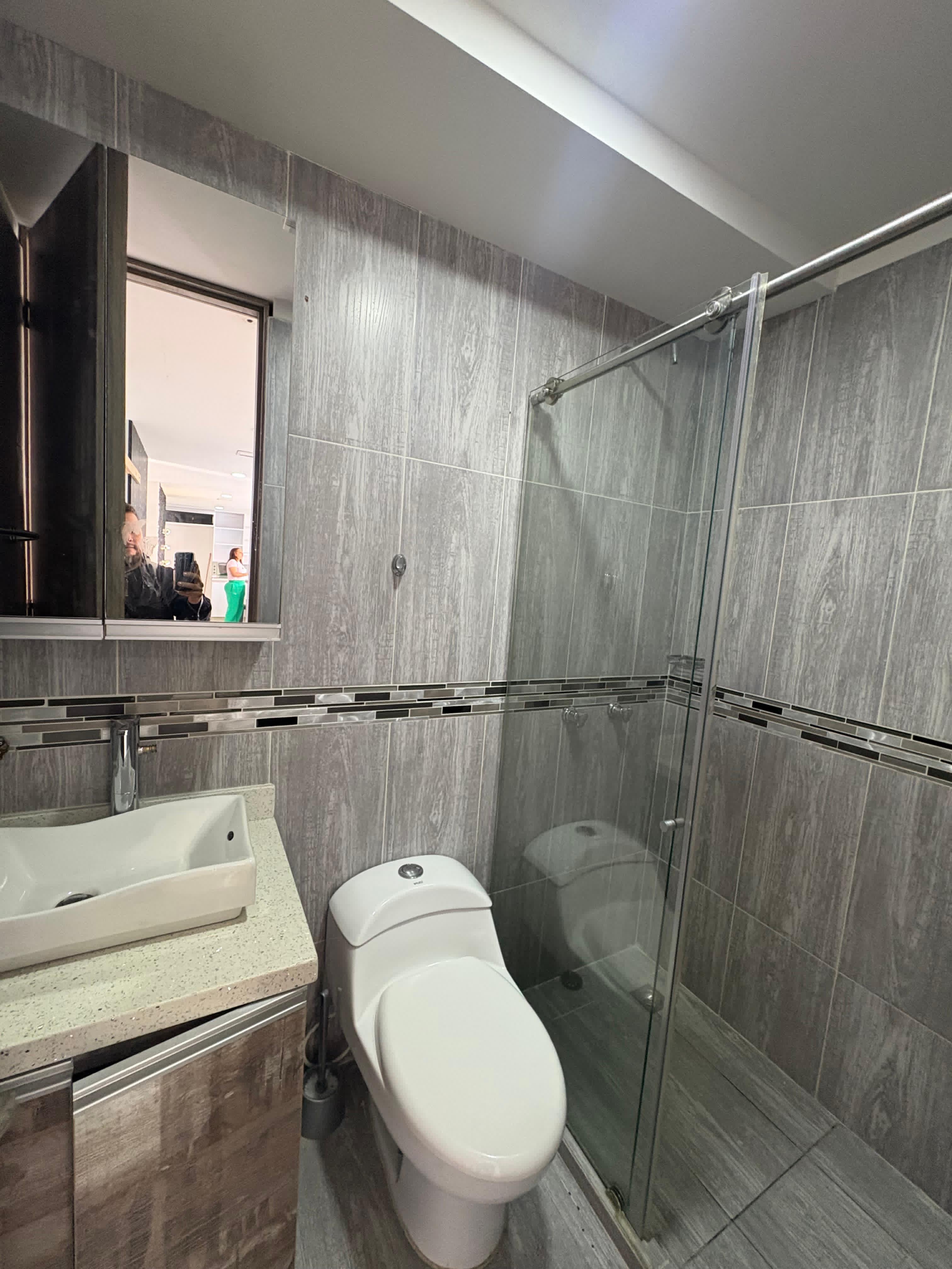 ARRIENDO APARTAMENTO, COLORES