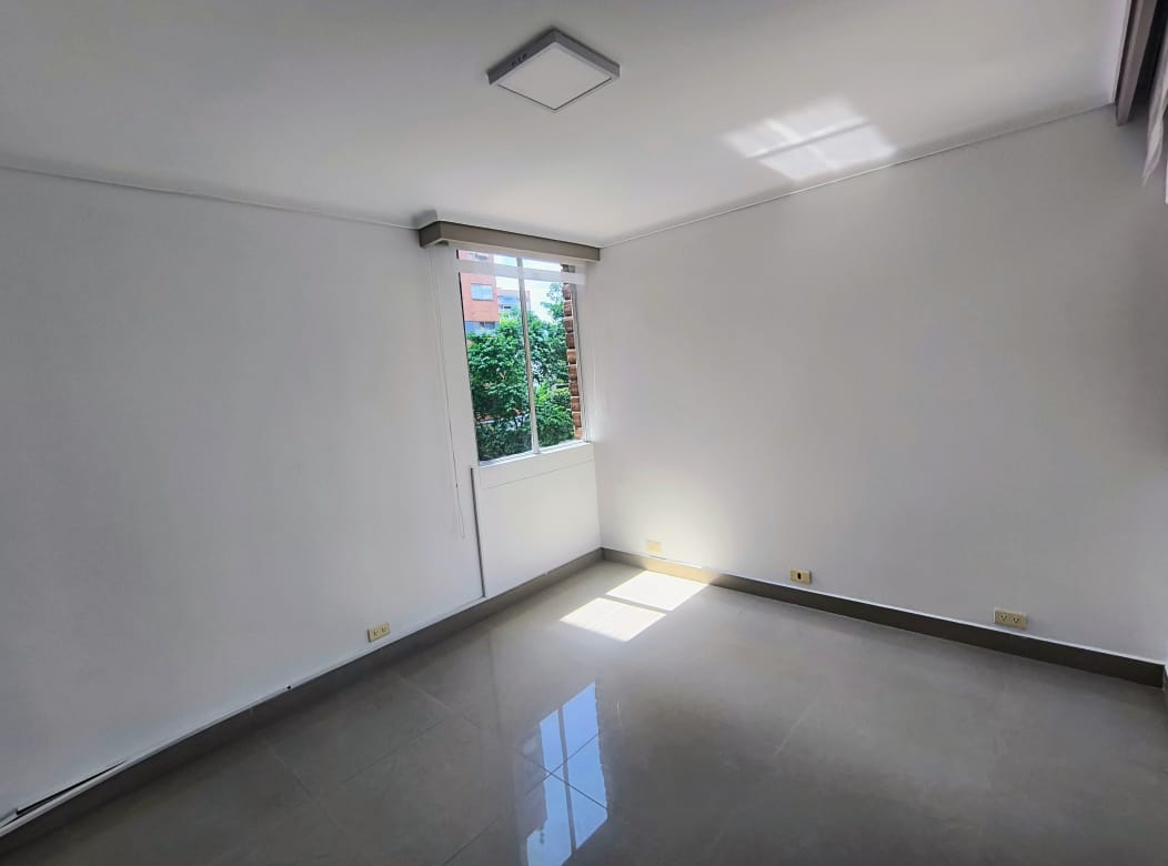 ARRIENDO APARTAMENTO - POBLADO LOMA DE LOS PARRA