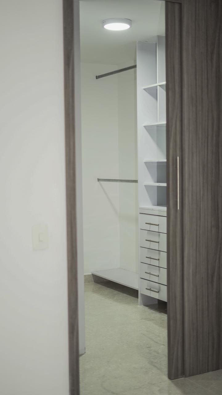 ARRIENDO APARTAMENTO, LAURELES SANTA TERESITA