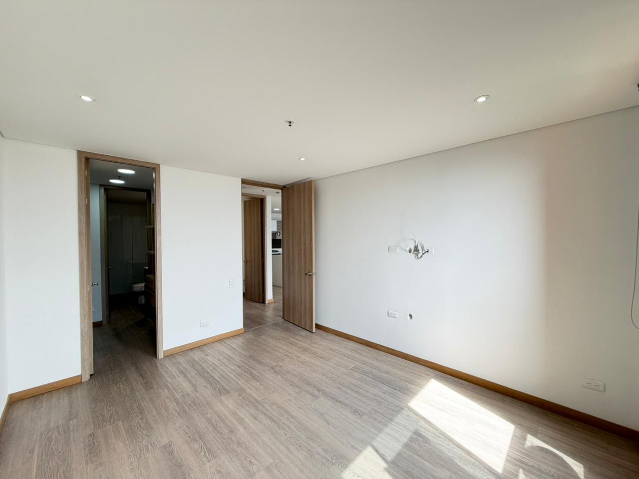 ARRIENDO APARTAESTUDIO - POBLADO SECTOR LINARES