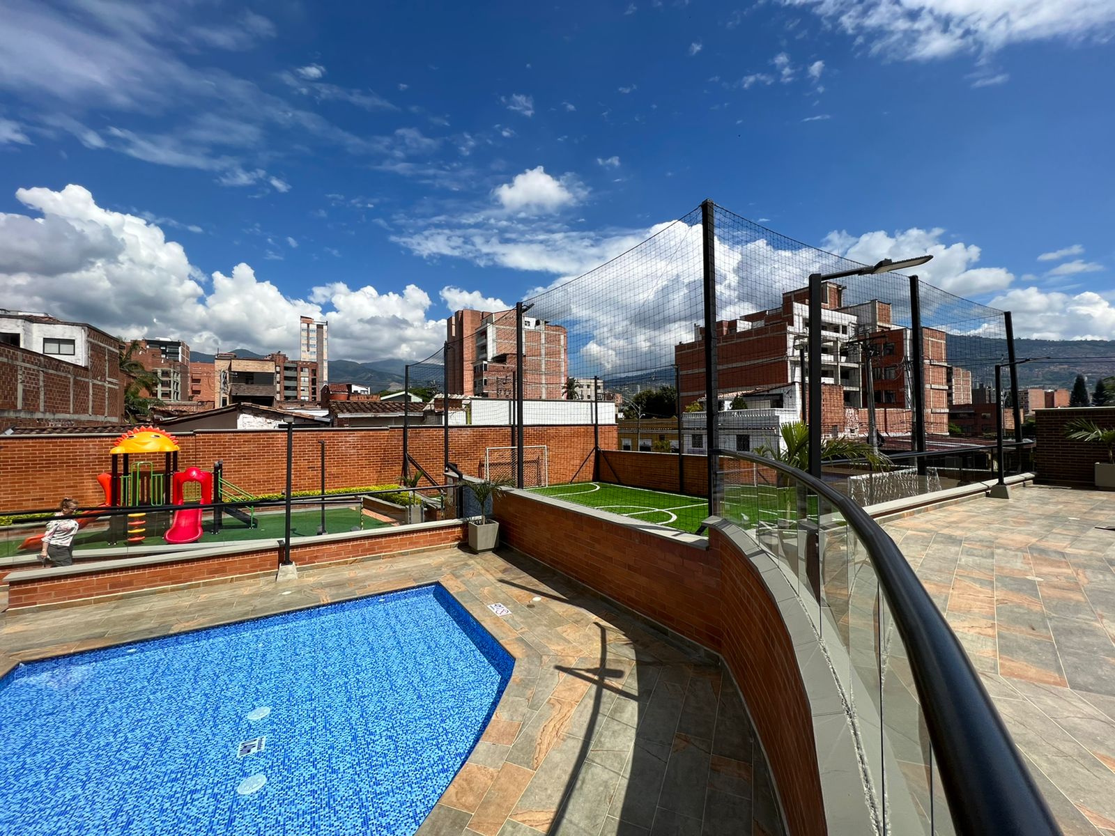ARRIENDO APARTAMENTO - LAURELES