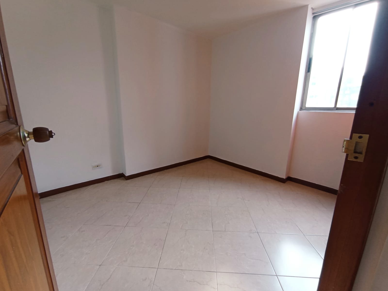 ARRIENDO APARTAMENTO - LOMA LOS BERNAL
