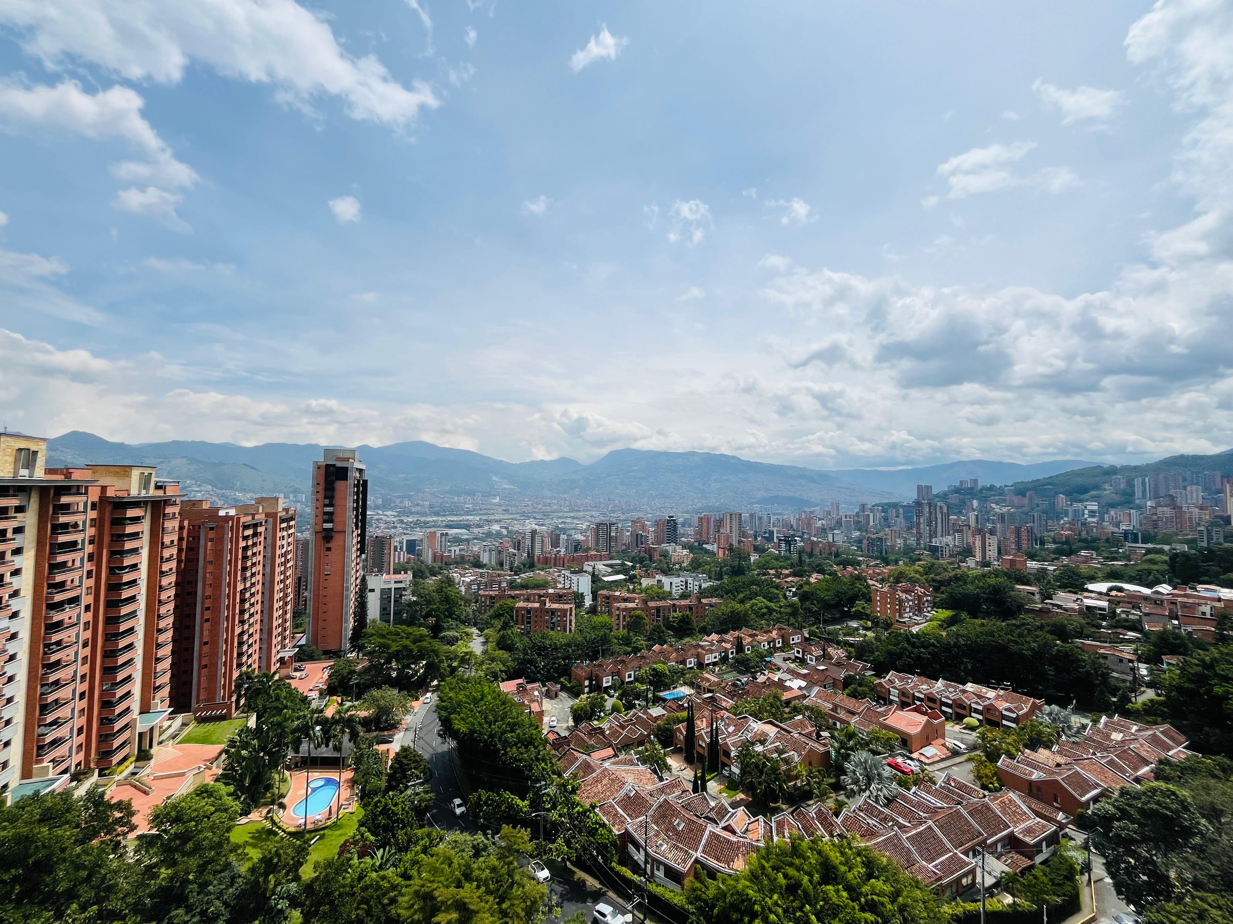 ARRIENDO APARTAMENTO - POBLADO LOS GONZALEZ