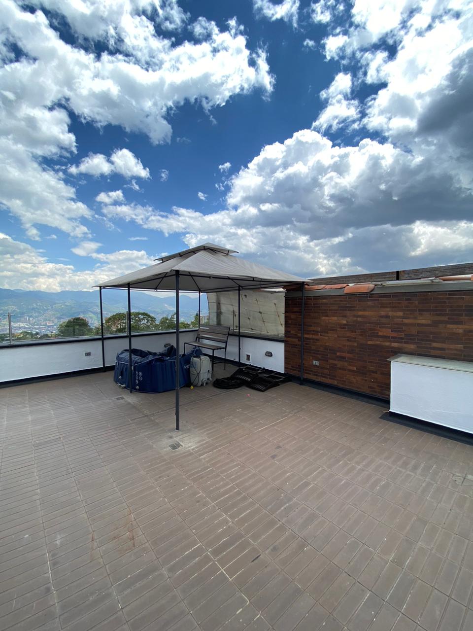 ARRIENDO CASA - ENVIGADO LOMA DEL CHOCHO