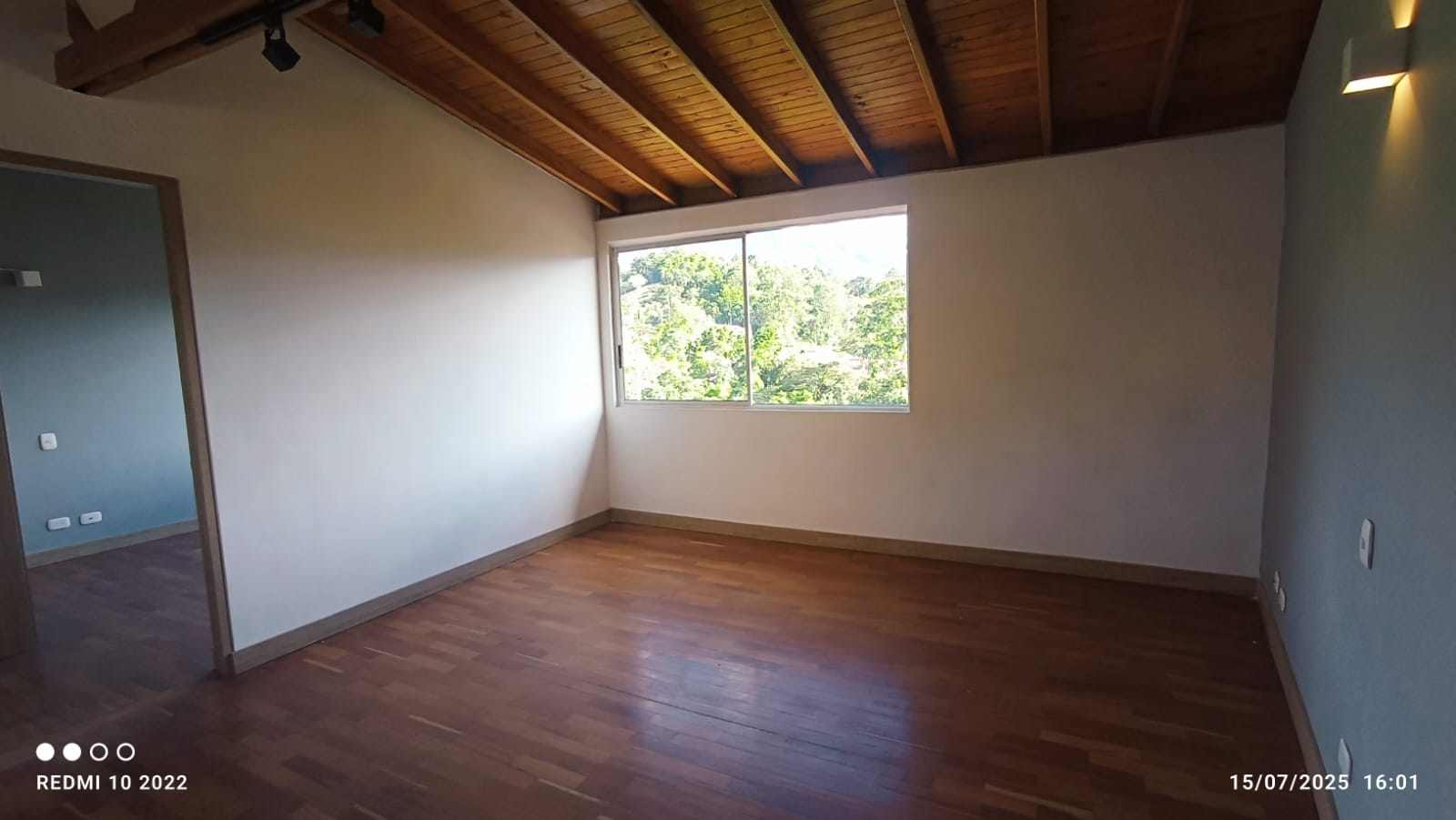 ARRIENDO CASA - ENVIGADO SECTOR INTERMEDIA
