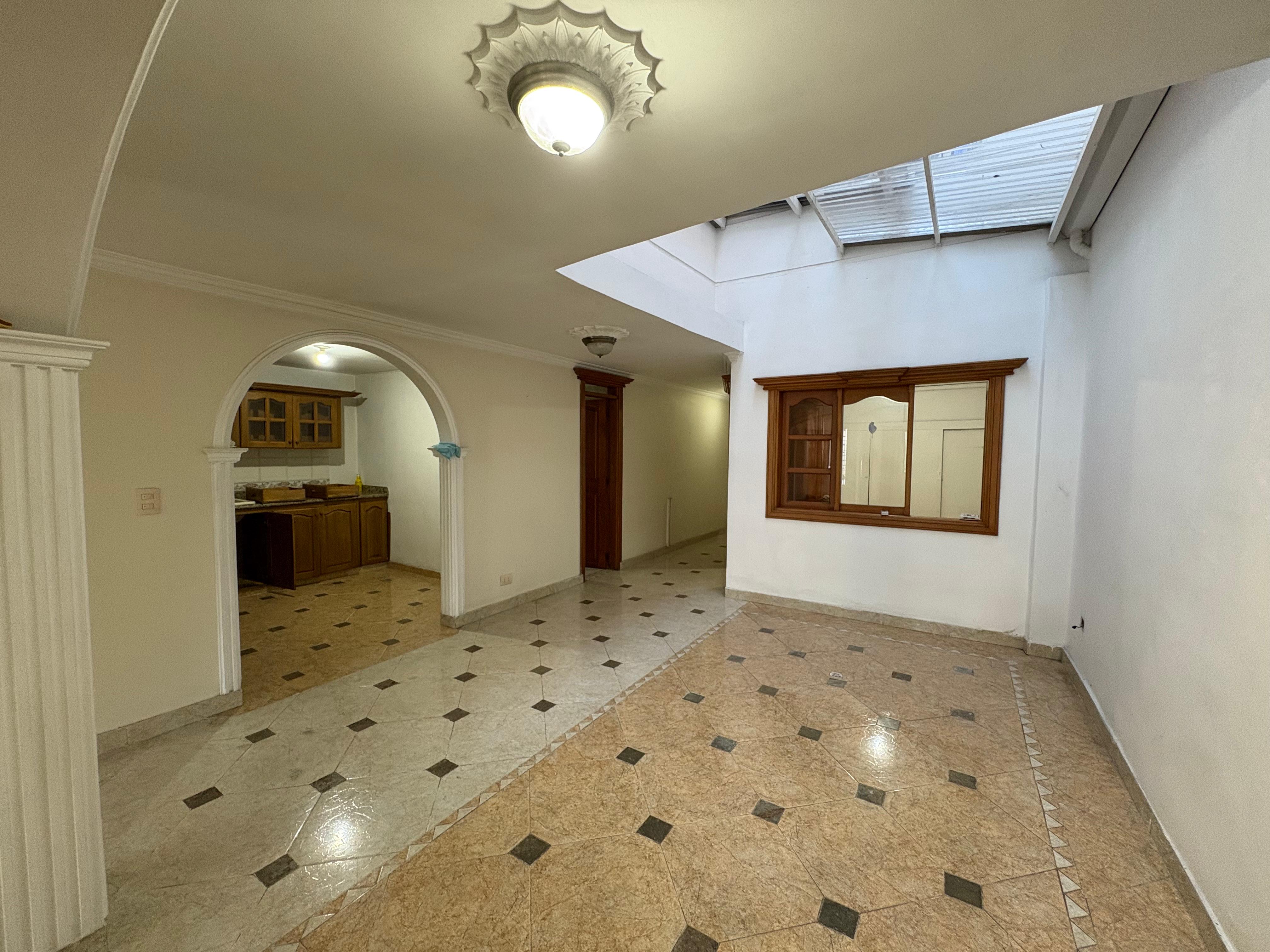 ARRIENDO CASA FLORESTA