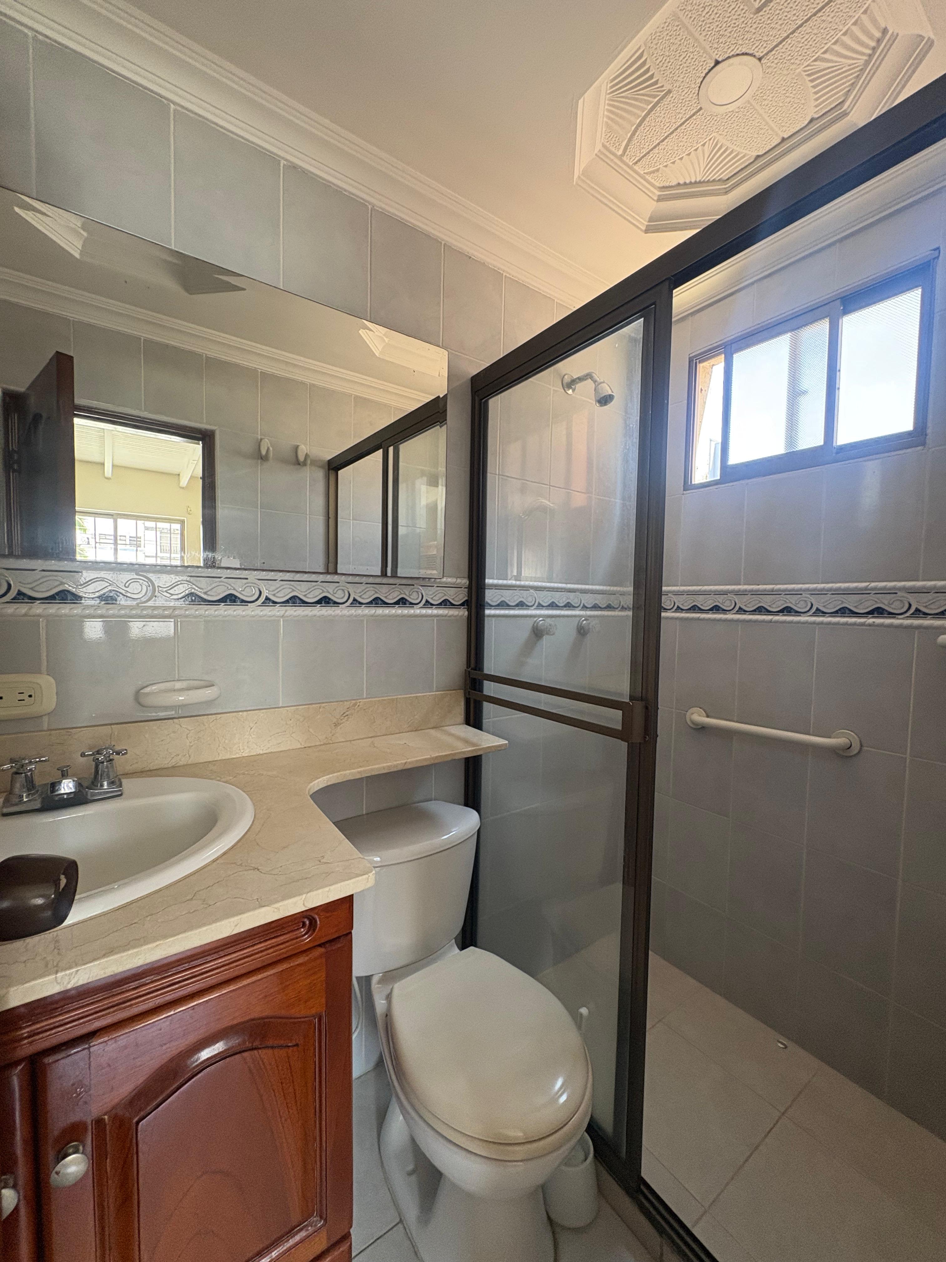 ARRIENDO CASA CASTELLANA