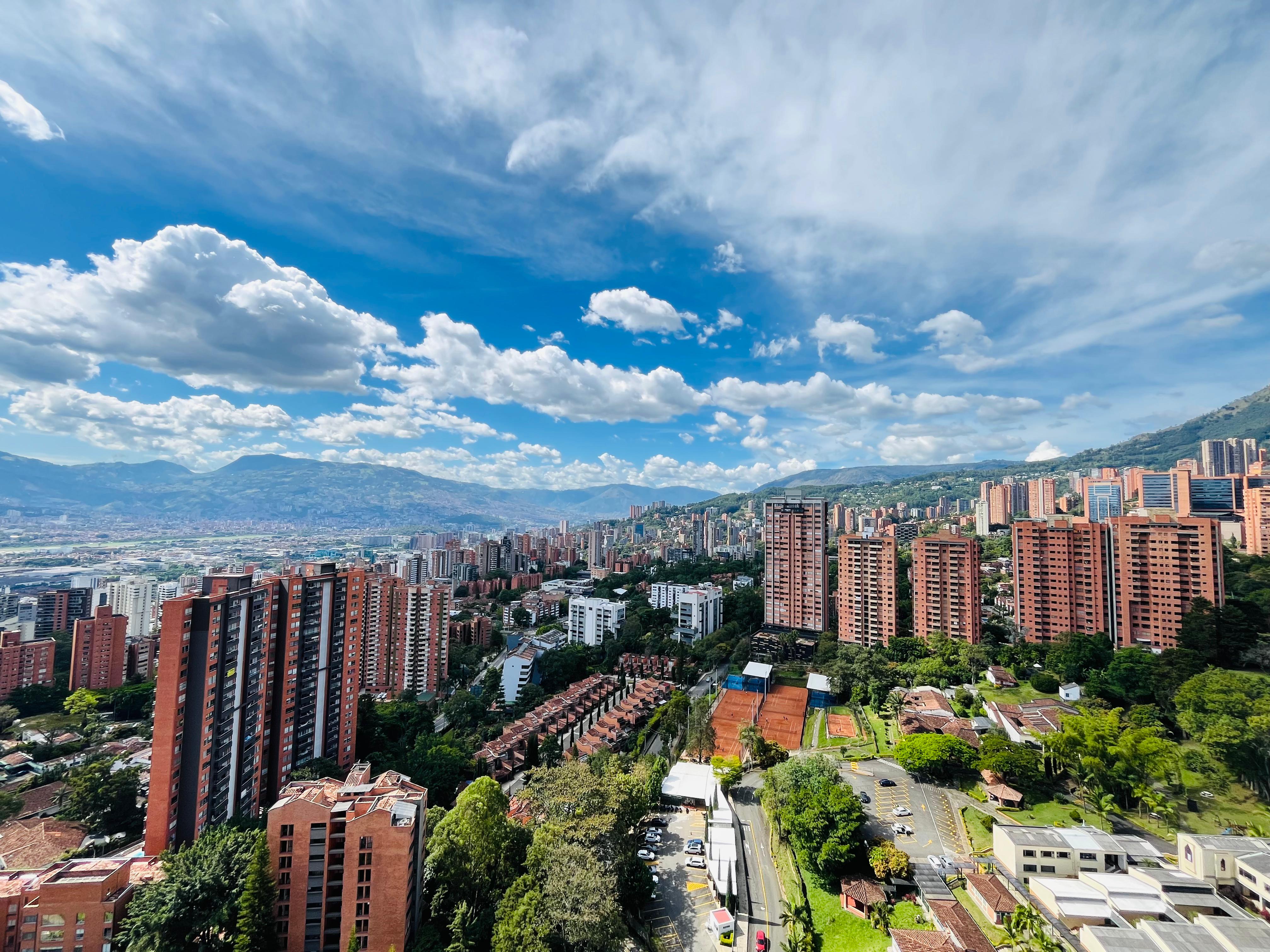 ARRIENDO APARTAMENTO - POBLADO LOS BALSOS