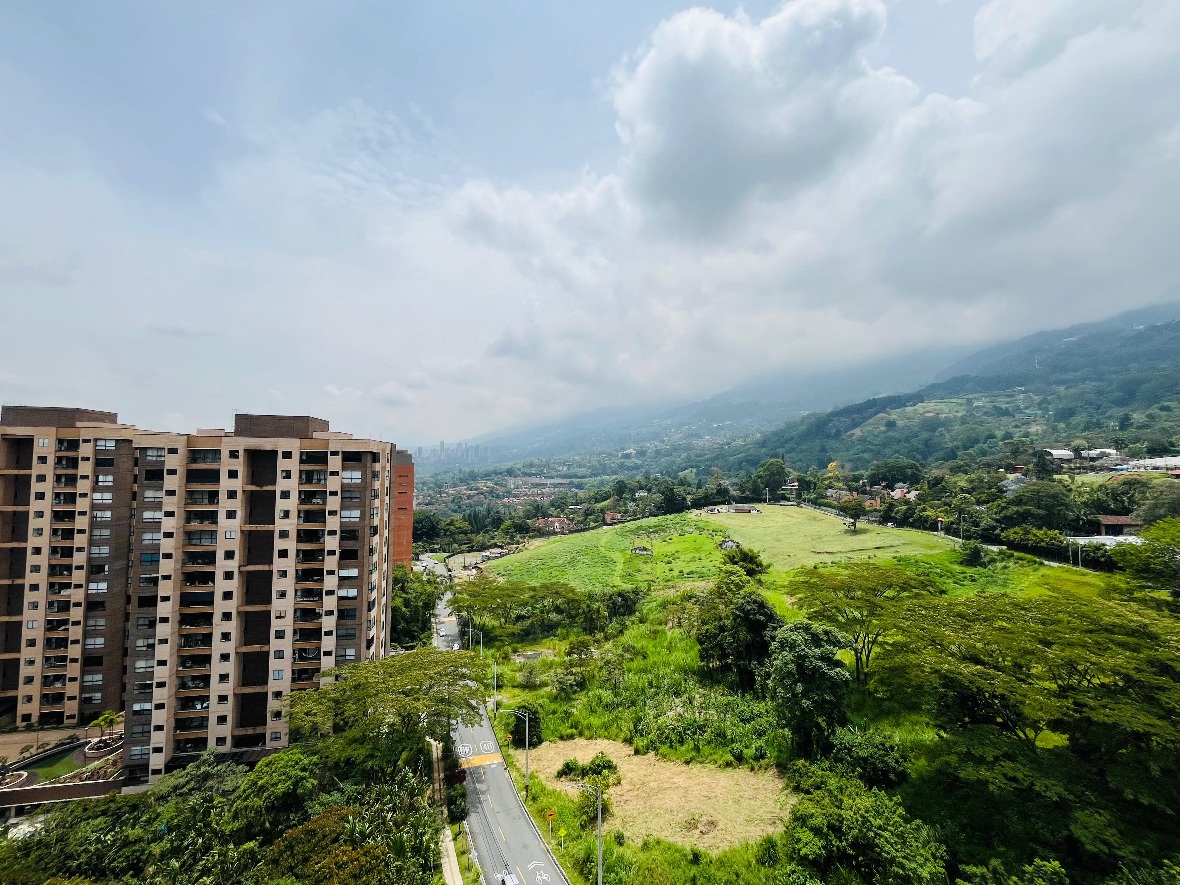 ARRIENDO APARTAMENTO - ENVIGADO LOMA DE LAS BRUJAS