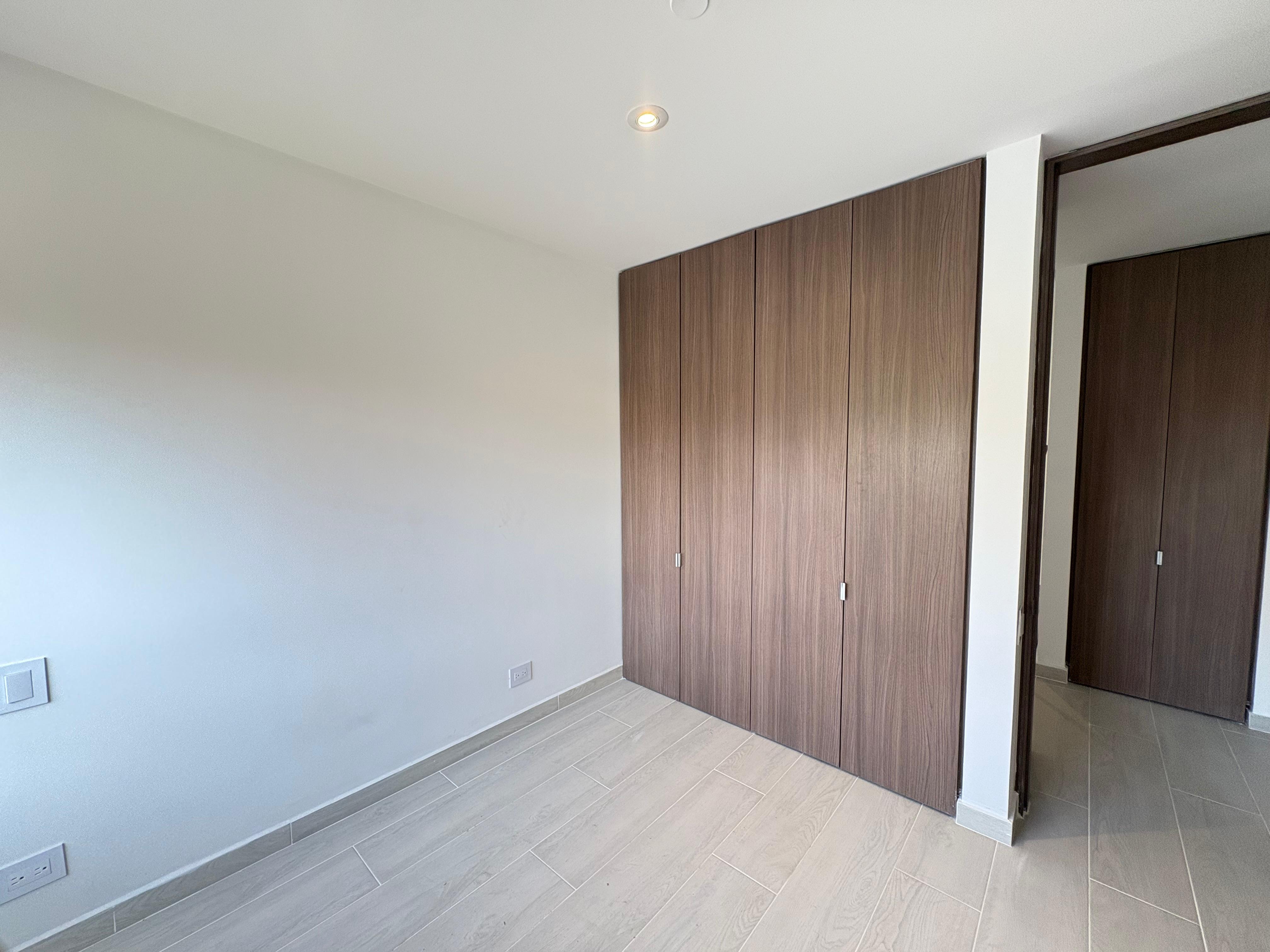 ARRIENDO APARTAMENTO, POBLADO CASTROPOL