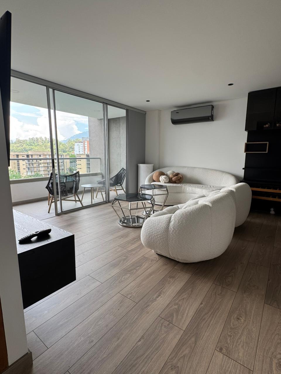 ARRIENDO APARTAESTUDIOAMOBLADO - LOMA SAN JULIAN