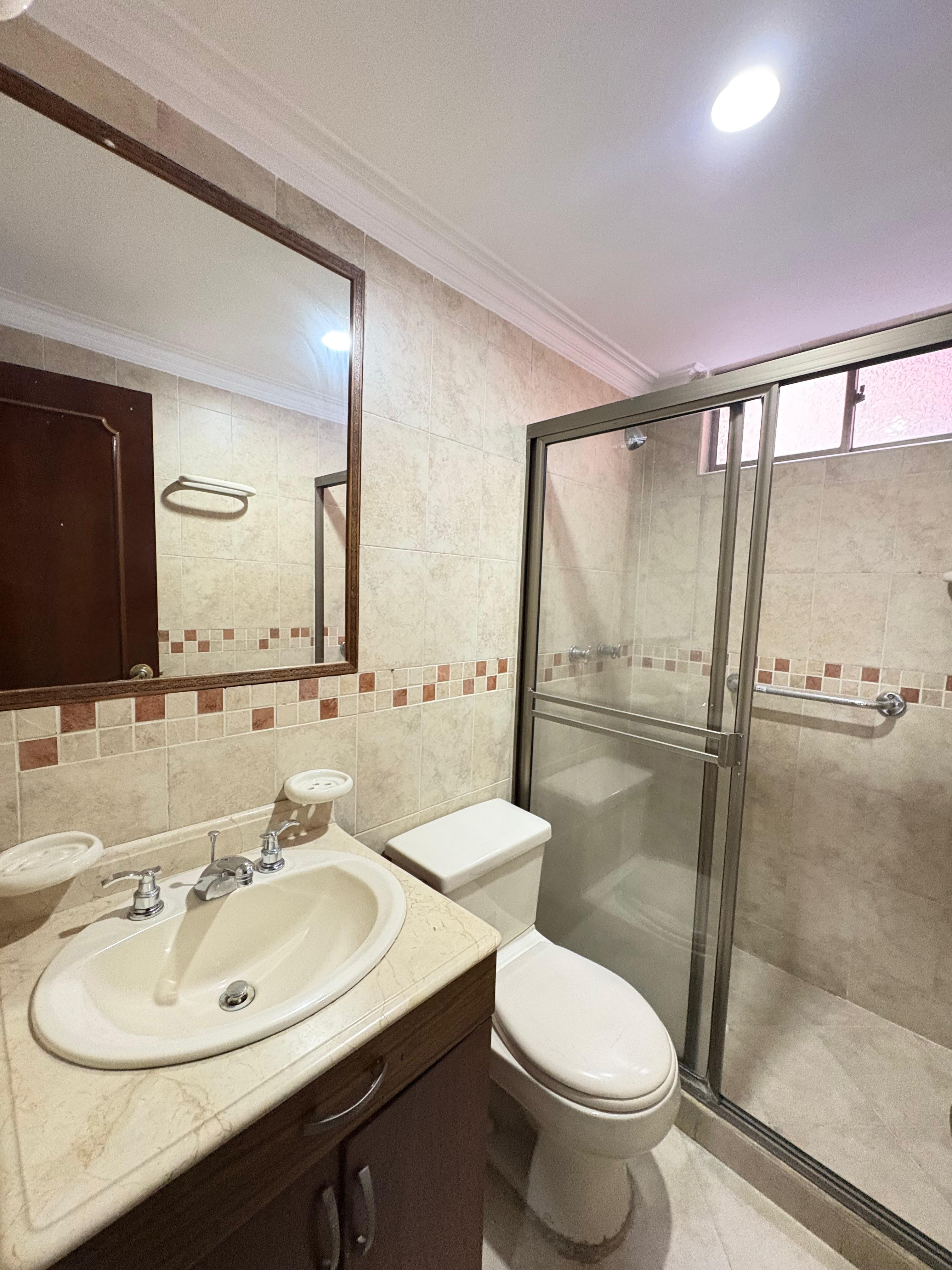 ARRIENDO APARTAMENTO, CONQUISTADORES