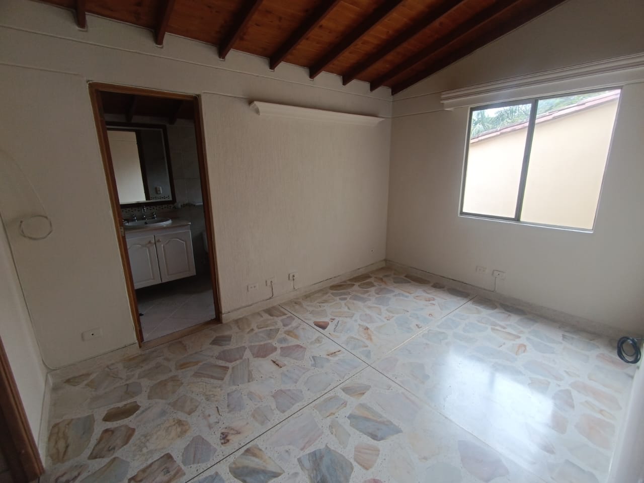 ARRIENDO APARTAMENTO - ENVIGADO LAS BRUJAS