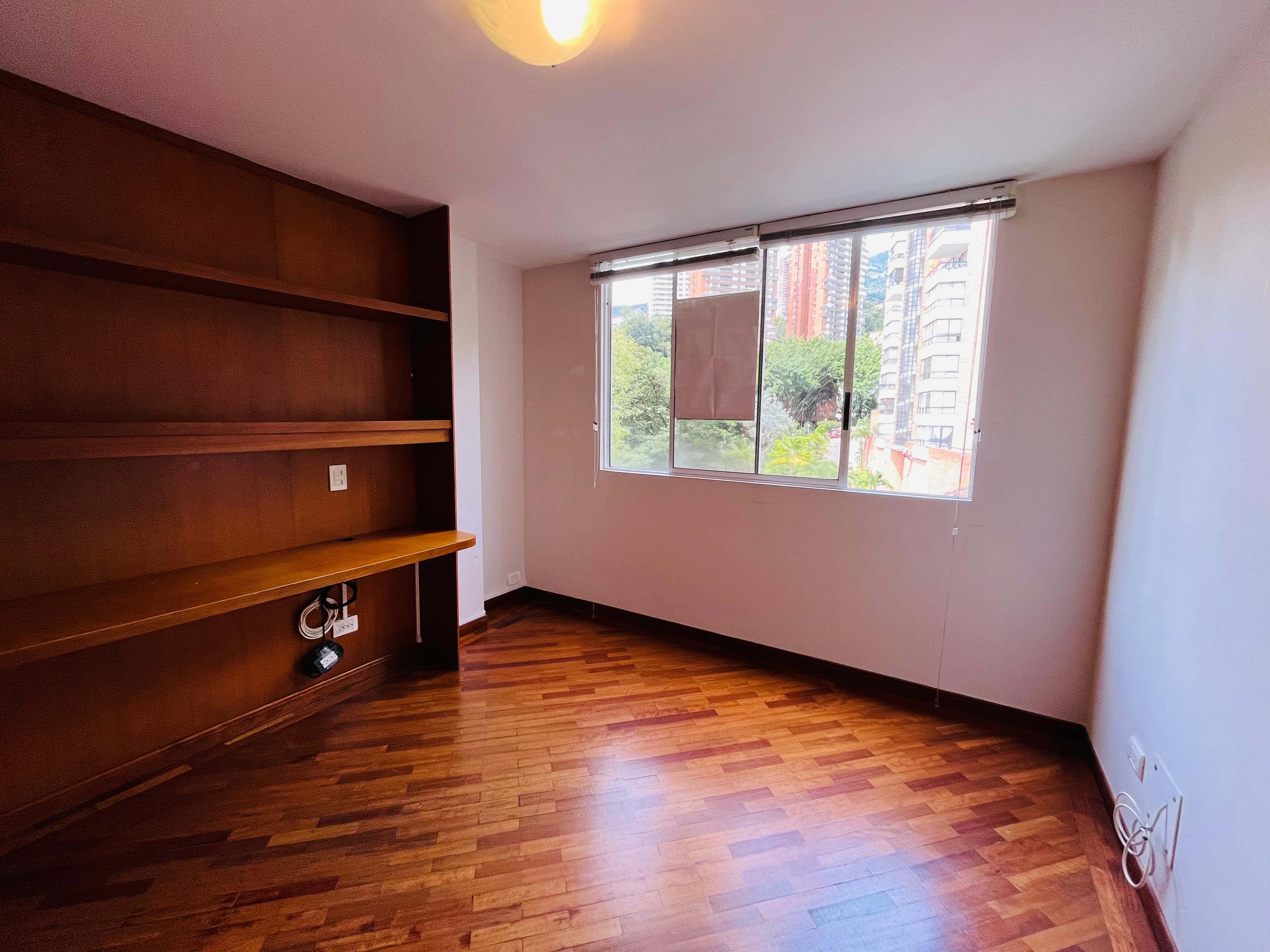 ARRIENDO APARTAMENTO - POBLADO SECTOR INFERIOR CON LOS BALSOS