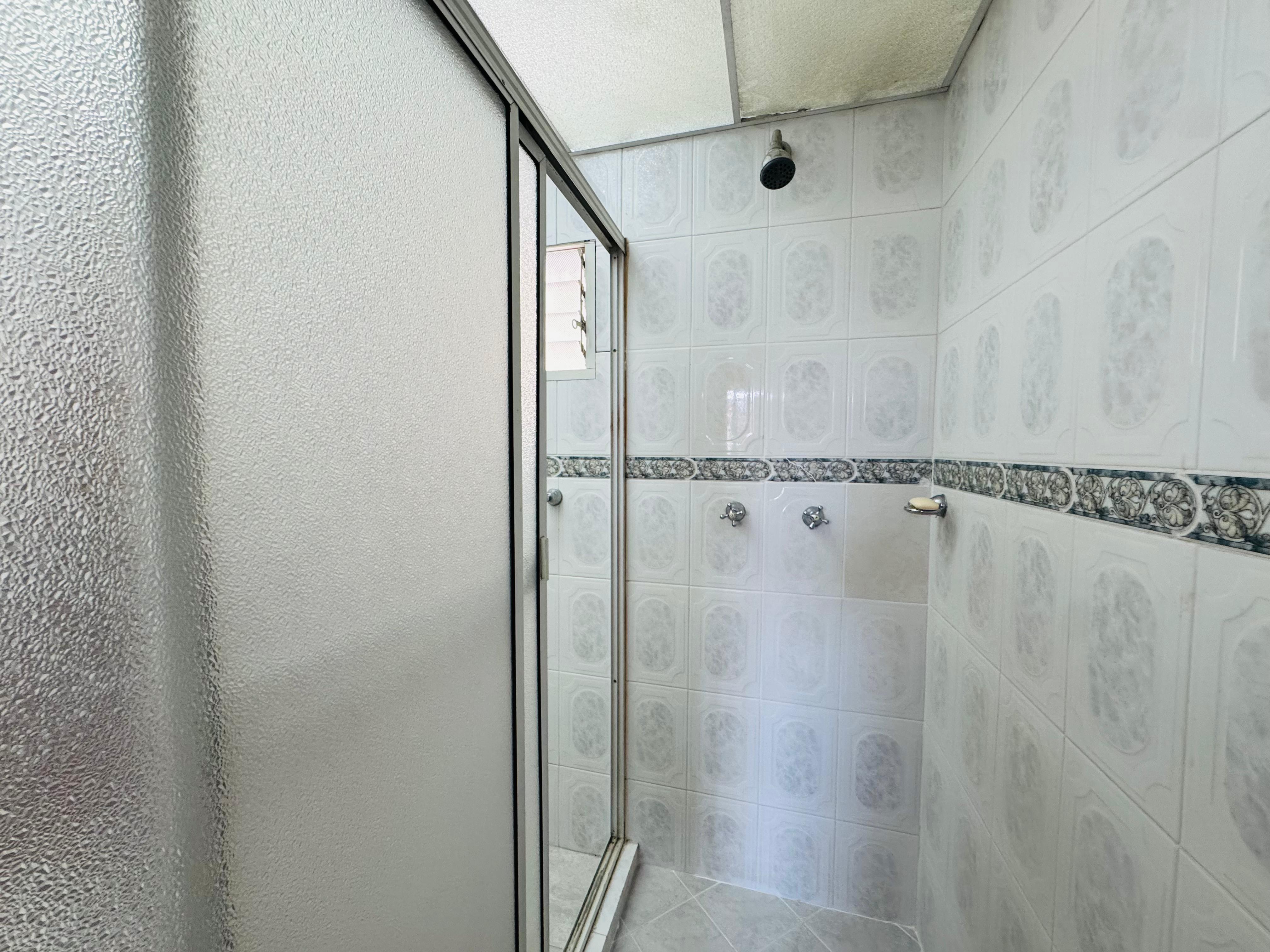 ARRIENDO CASA PARA VIVIENDA O COMERCIAL - FLORIA NUEVA