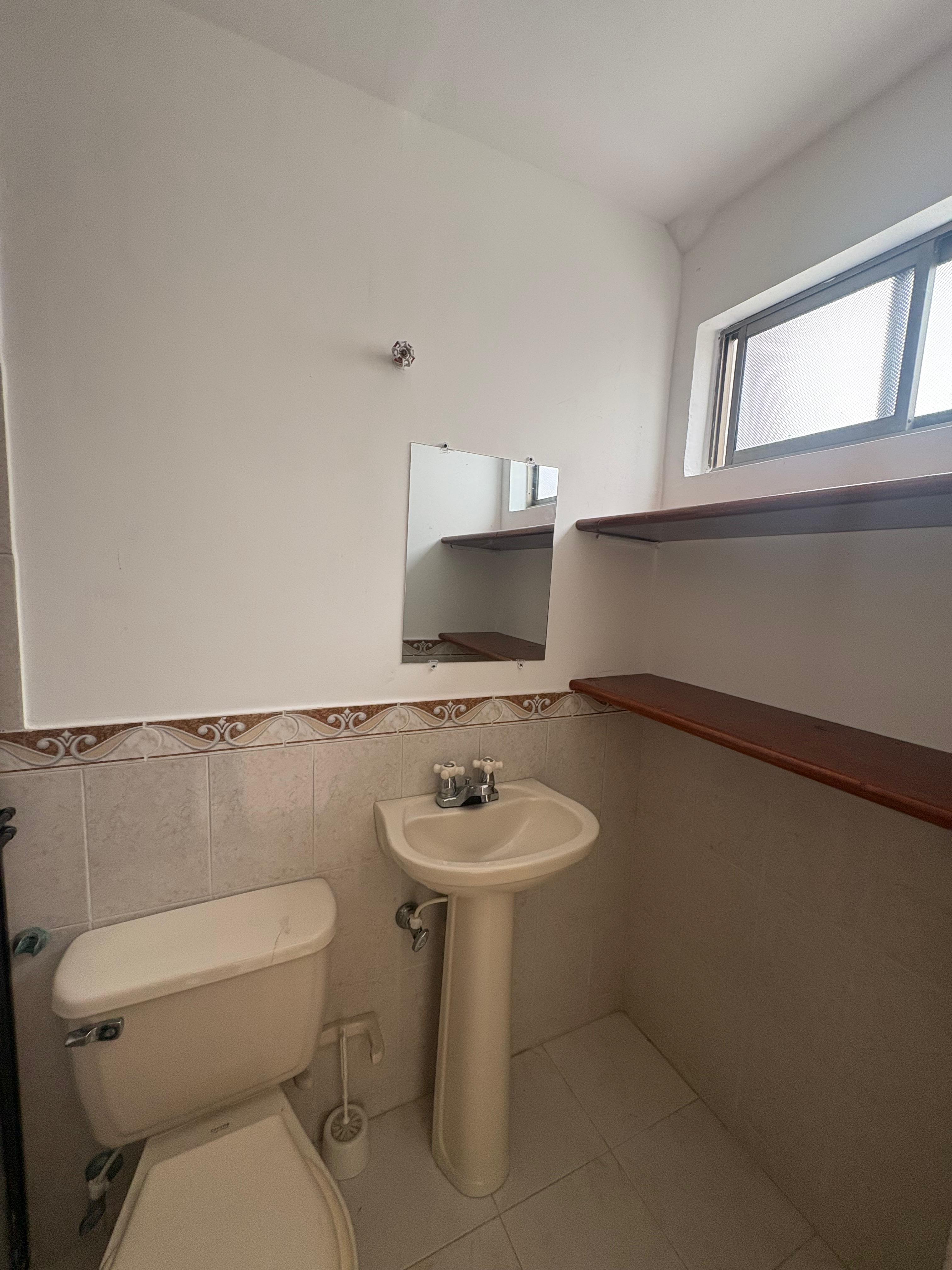 ARRIENDO CASA CASTELLANA