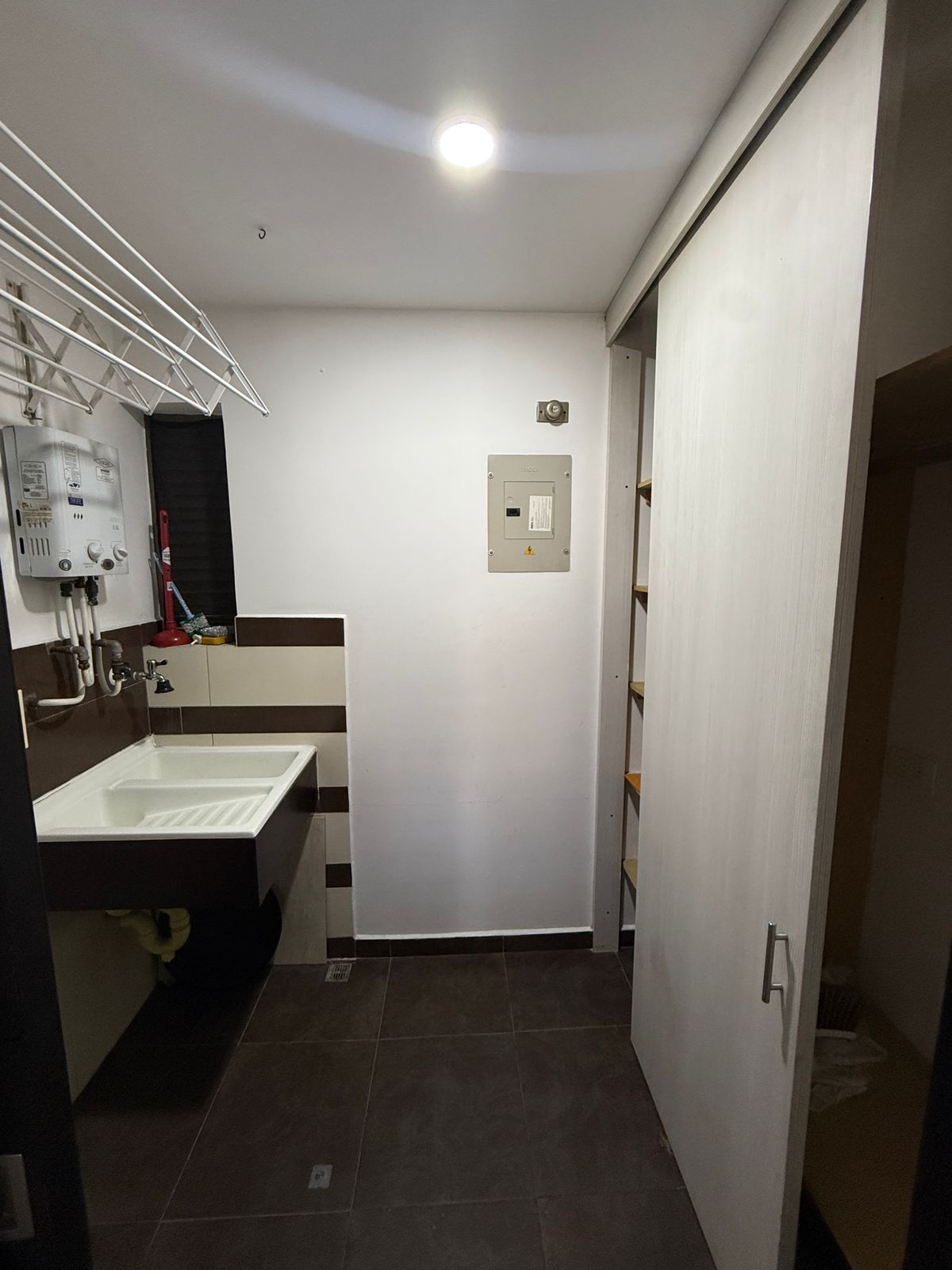 ARRIENDO APARTAESTUDIO TIPO LOFT - CONQUISTADORES