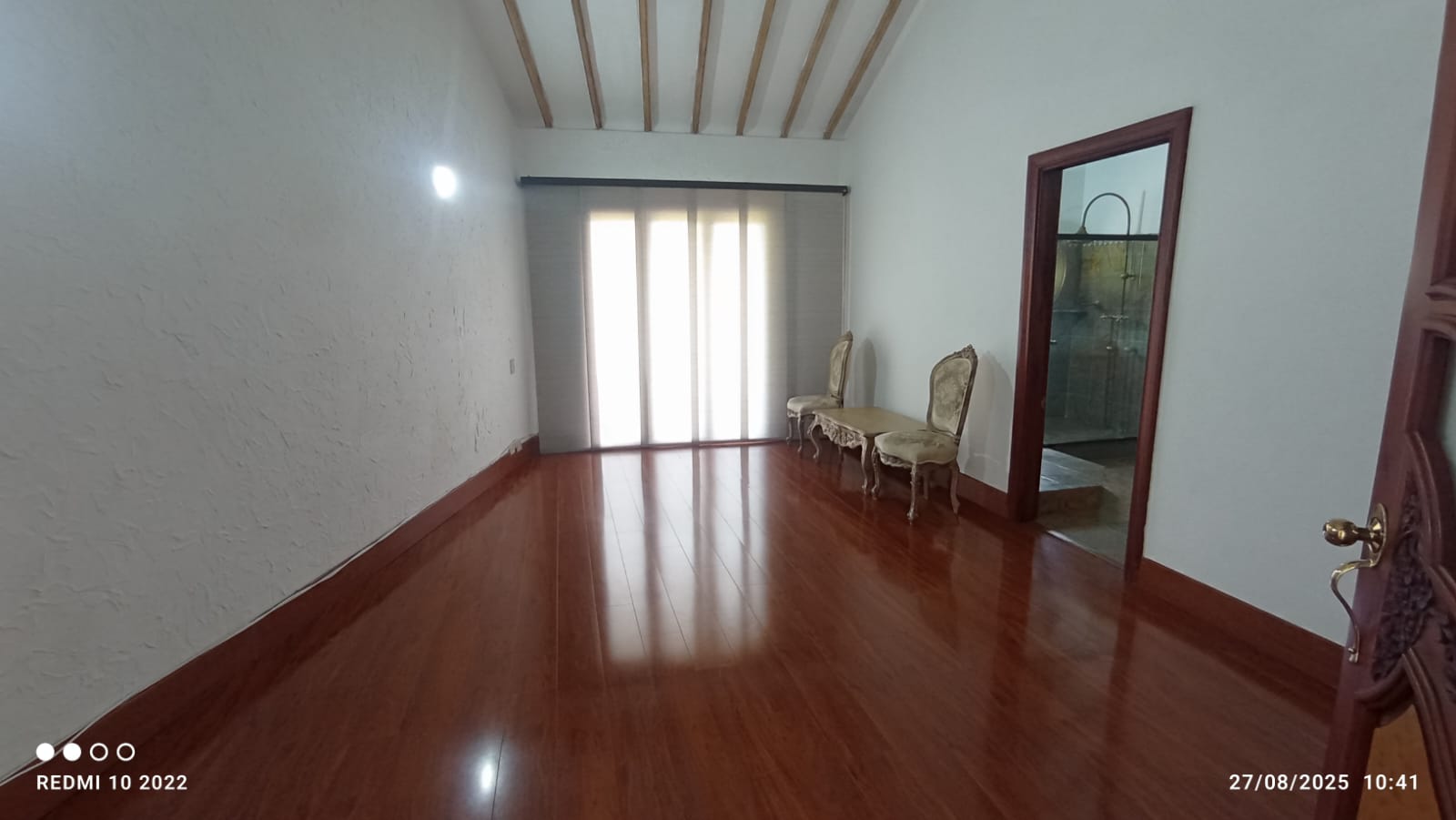ARRIENDO CASA CAMPESTRE INDEPENDIENTE - POBLADO LOMA DE LOS BALSOS