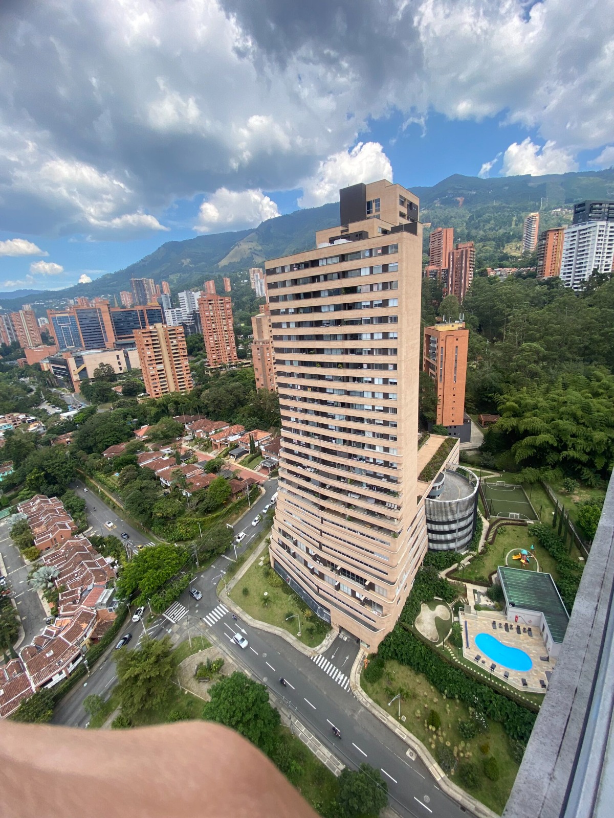 ARRIENDO APARTAMENTO - POBLADO LOS GONZALEZ