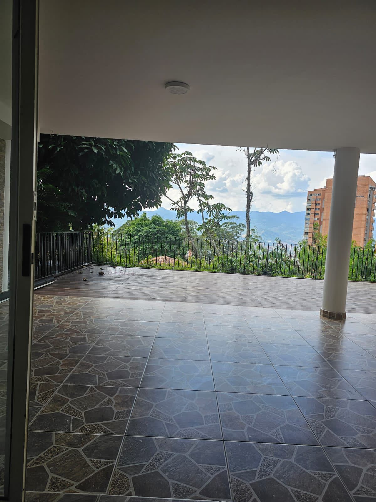 VENTA Y ARRIENDO CASA - POBLADO LA CALERA