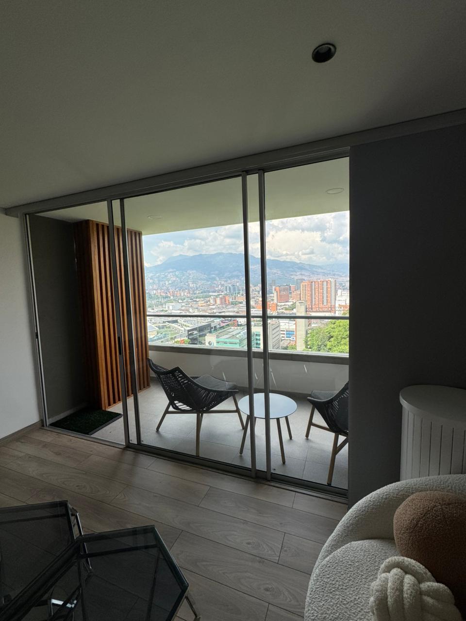 ARRIENDO APARTAESTUDIOAMOBLADO - LOMA SAN JULIAN