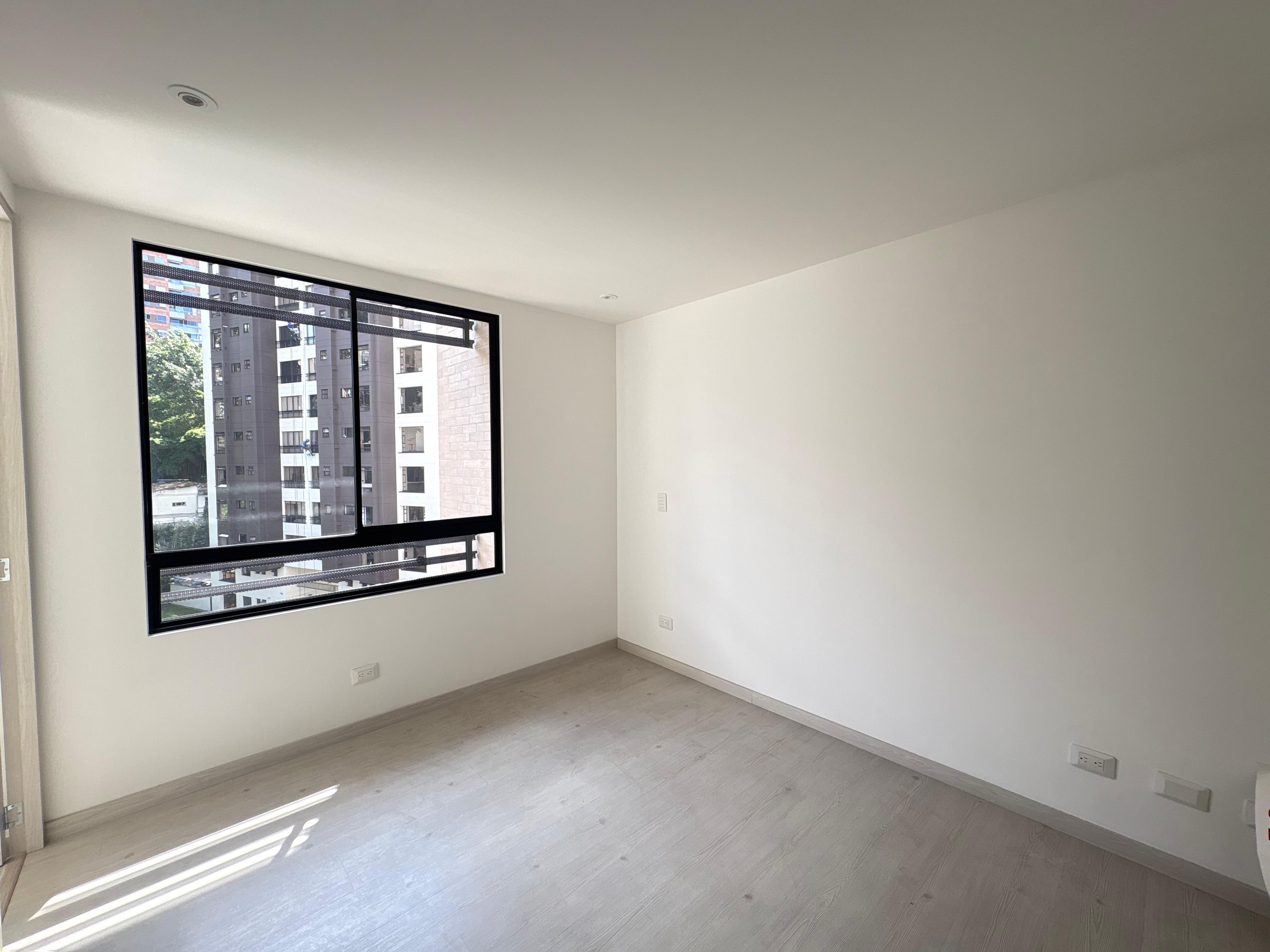 ARRIENDO APARTAMENTO, POBLADO CASTROPOL