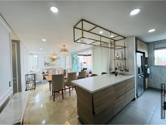 APARTAMENTO EN ARRIENDO - POBLADO LOMA LOS PARRA