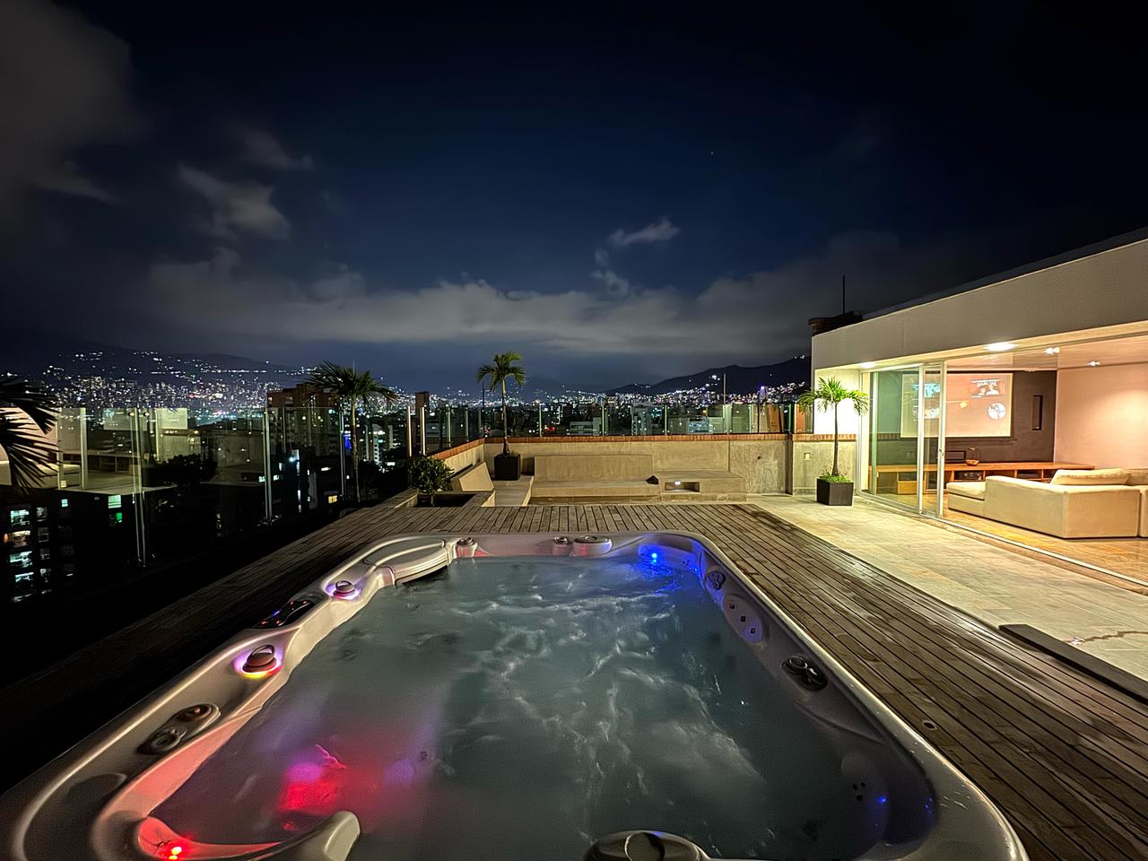 ARRIENDO PENTHOUSE, LAURELES