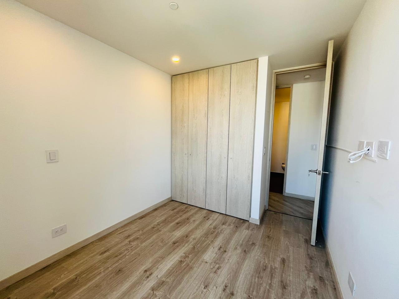 ARRIENDO APARTAMENTO, AV PALMAS
