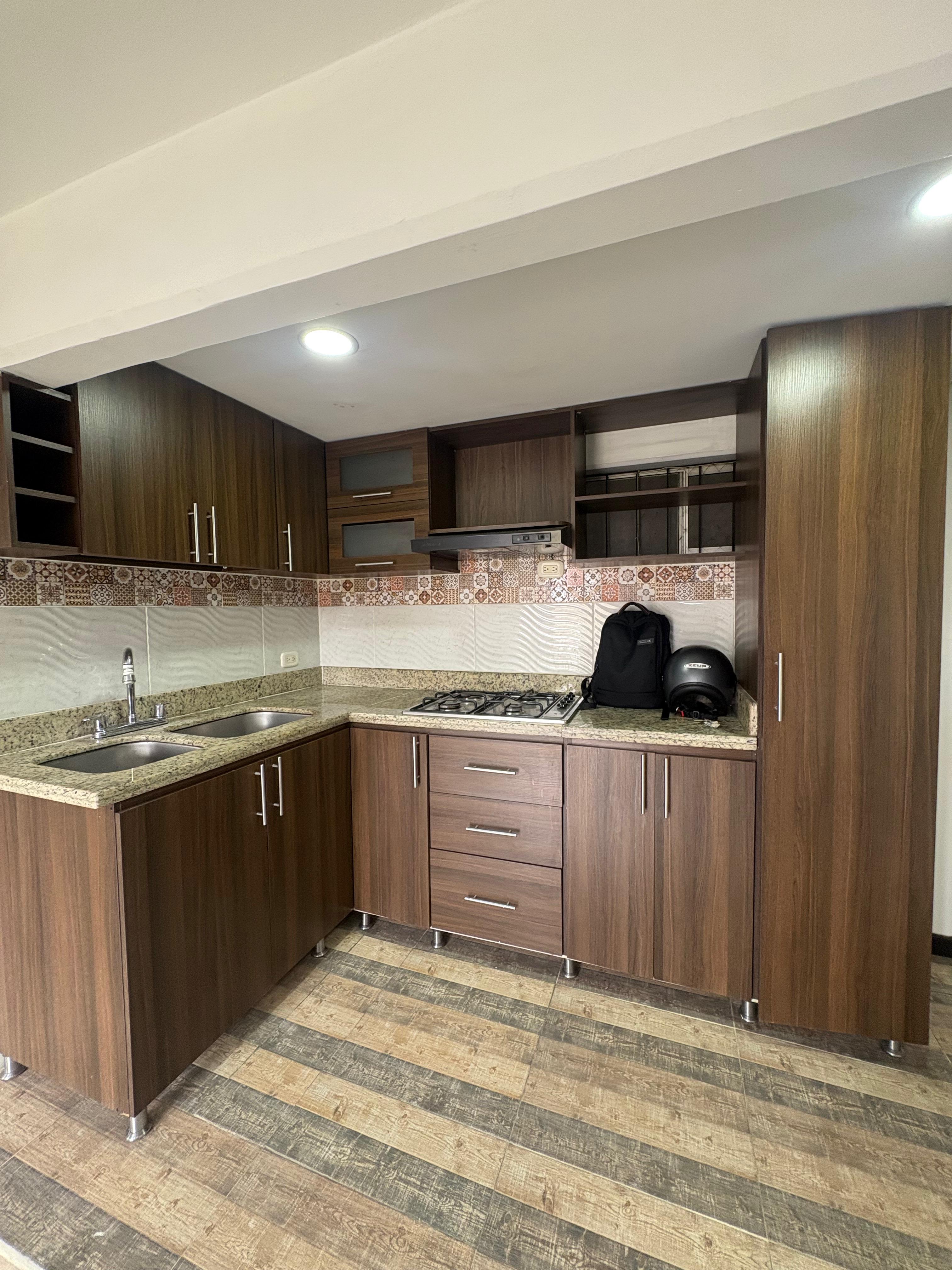 ARRIENDO APARTAMENTO, AV PALMAS
