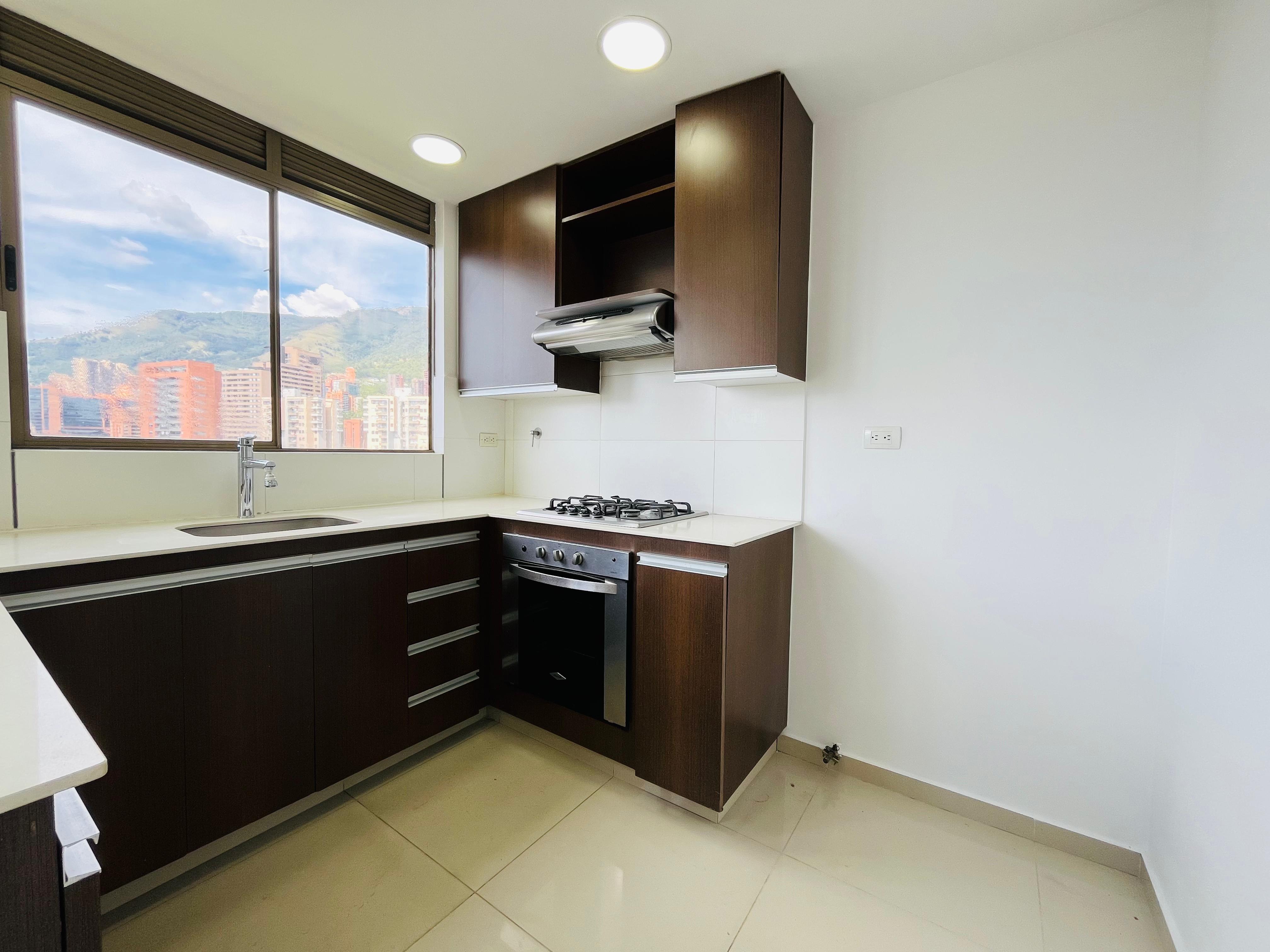 ARRIENDO APARTAMENTO - POBLADO LOS BALSOS