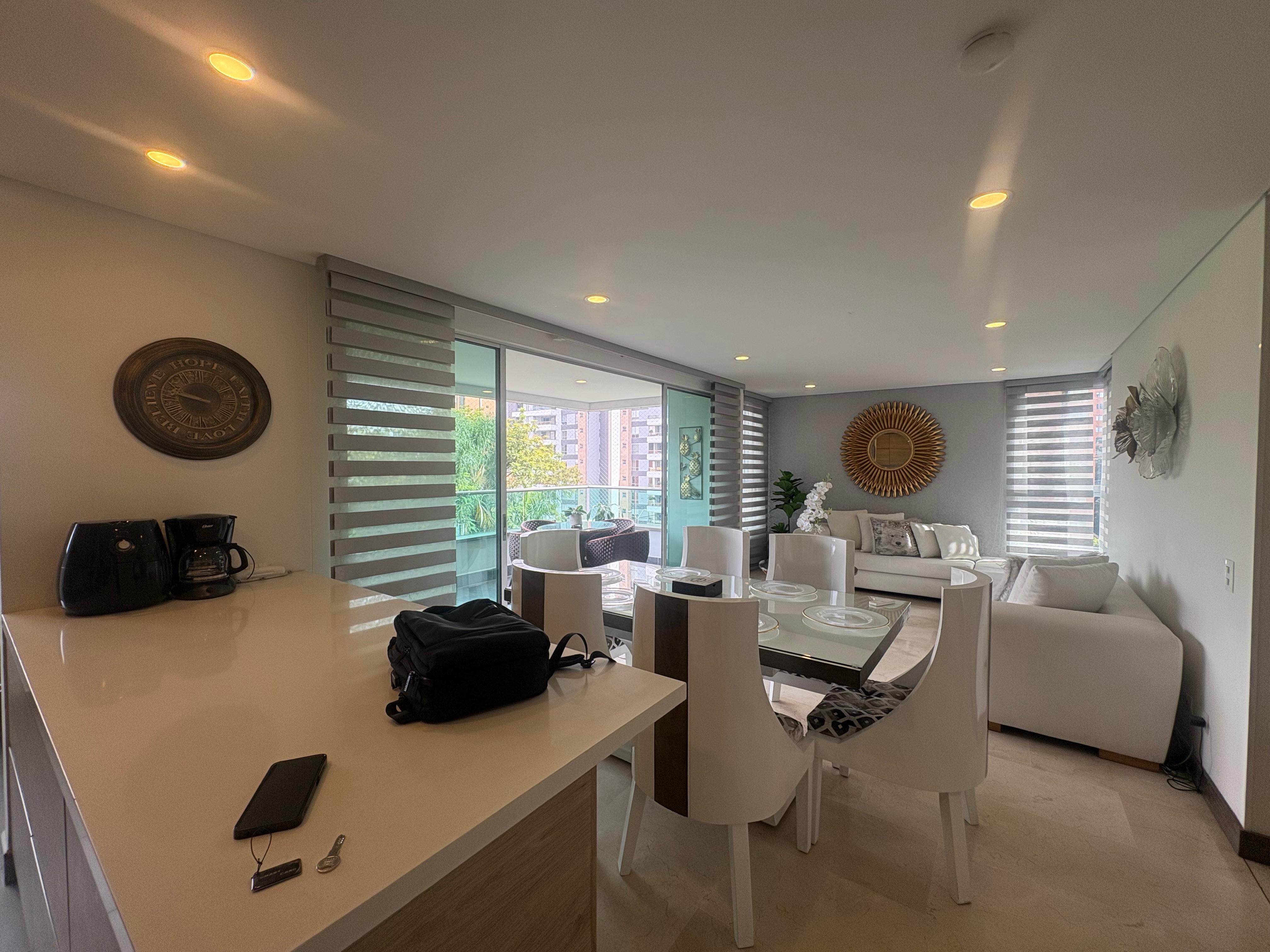 ARRIENDO APARTAMENTO AMOBLADO, POBLADO LOMA LOS PARRA