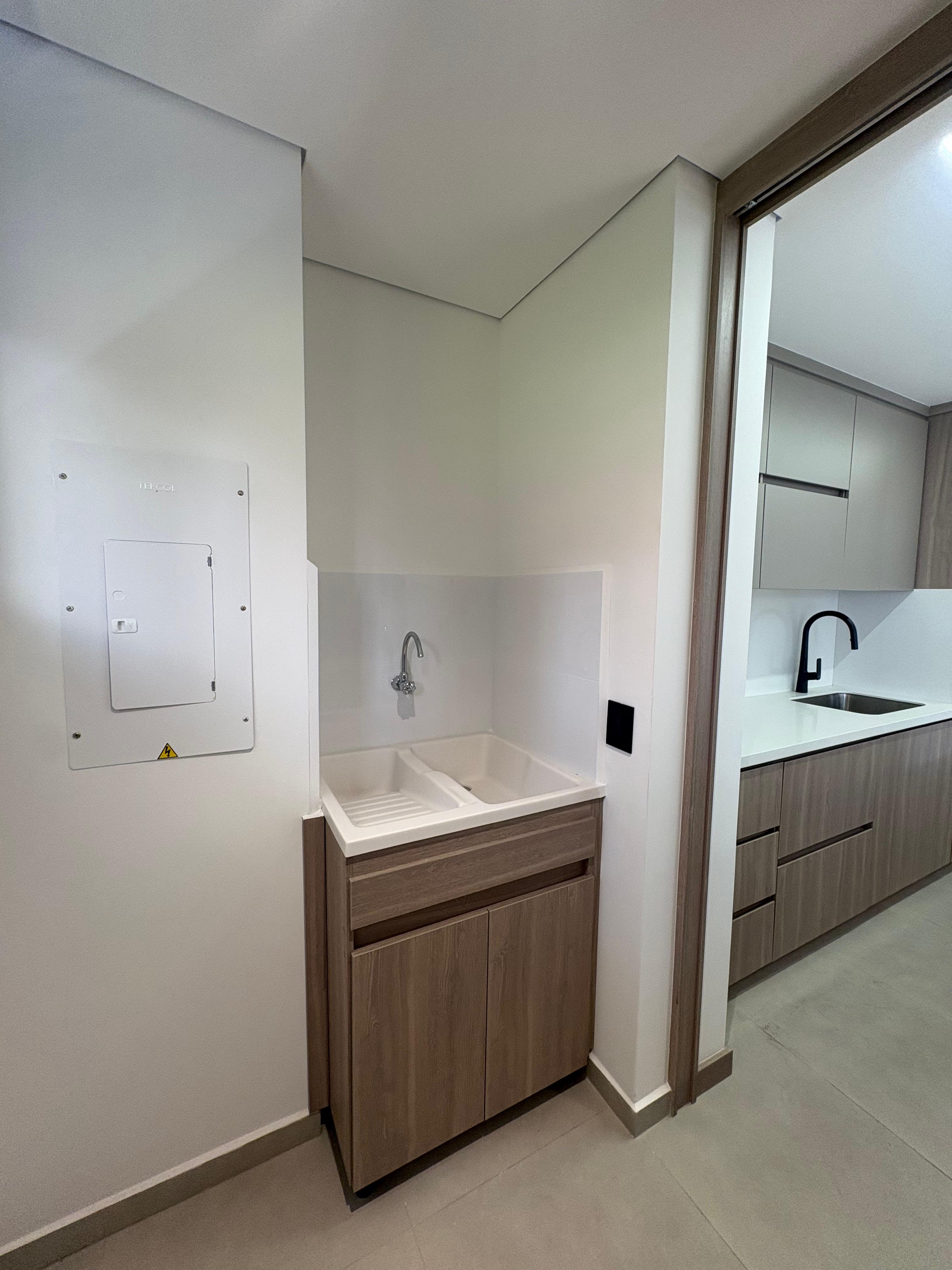 ARRIENDO APARTAMENTO, LAURELES PARA ESTRENAR