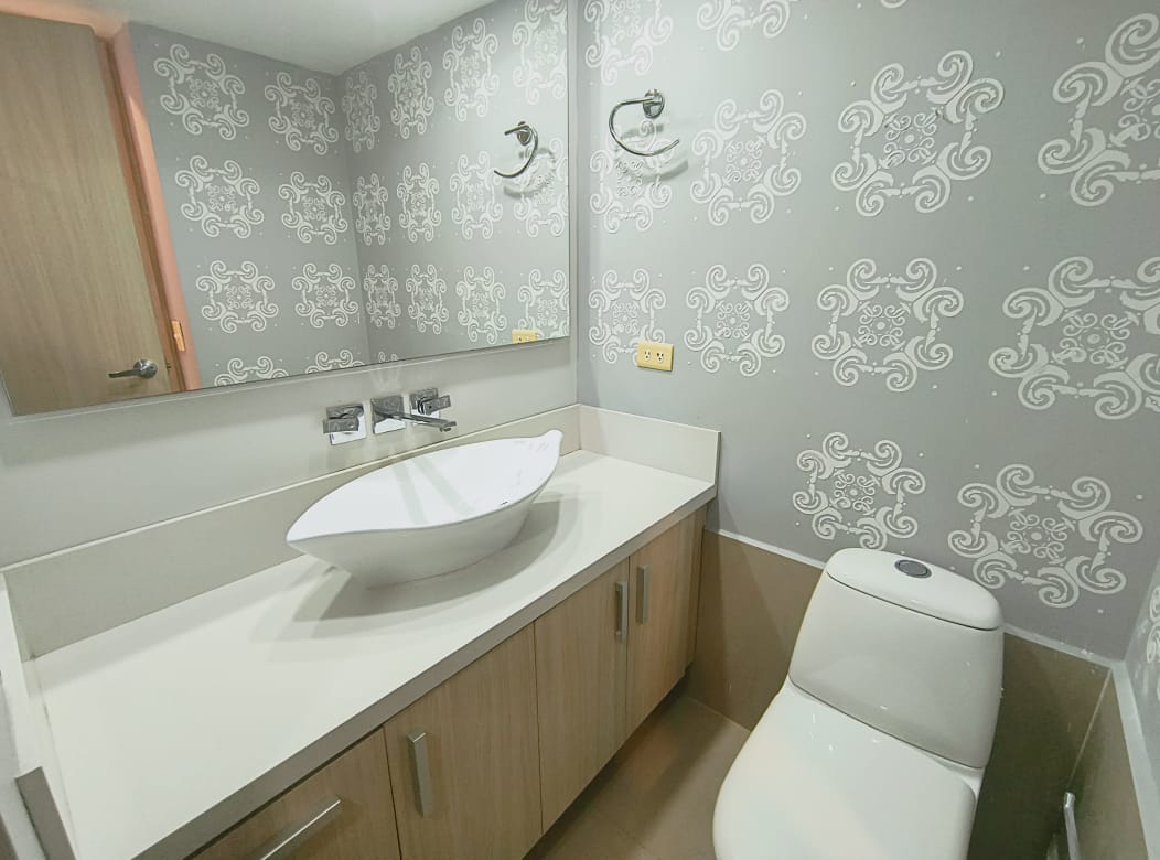 ARRIENDO APARTAMENTO - POBLADO LOMA DE LOS PARRA