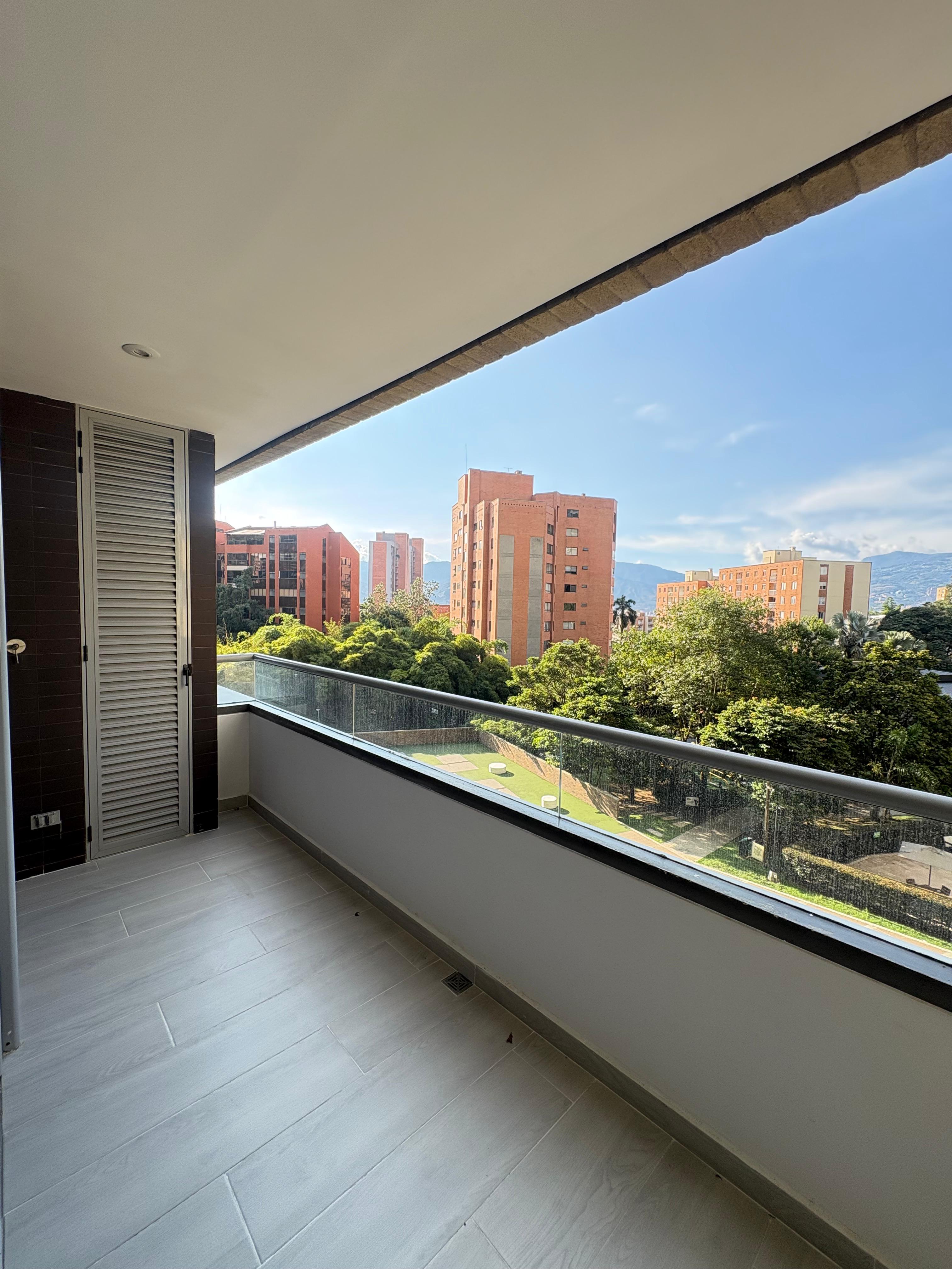 ARRIENDO APARTAMENTO, POBLADO CASTROPOL