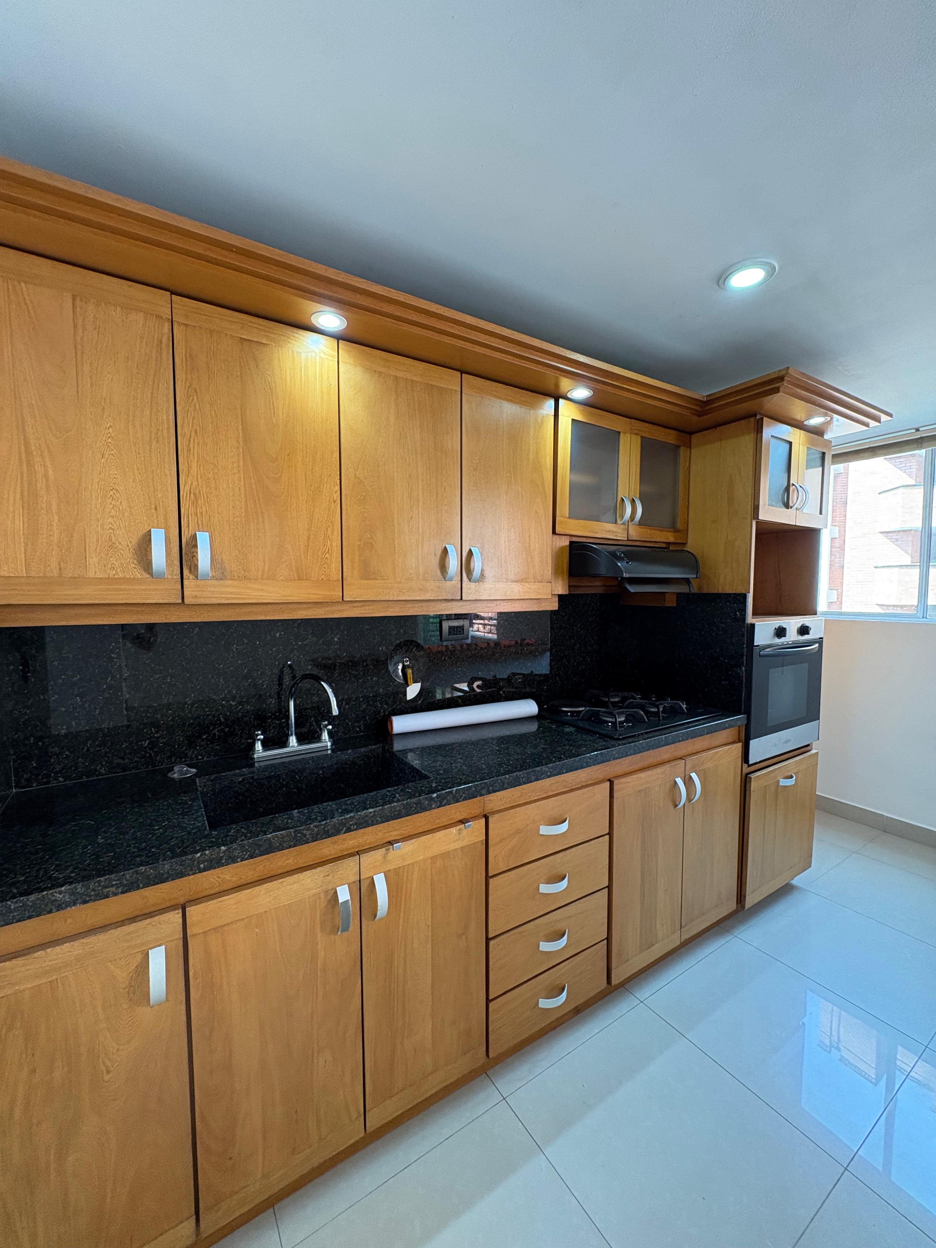 ARRIENDO APARTAMENTO - LAURELES