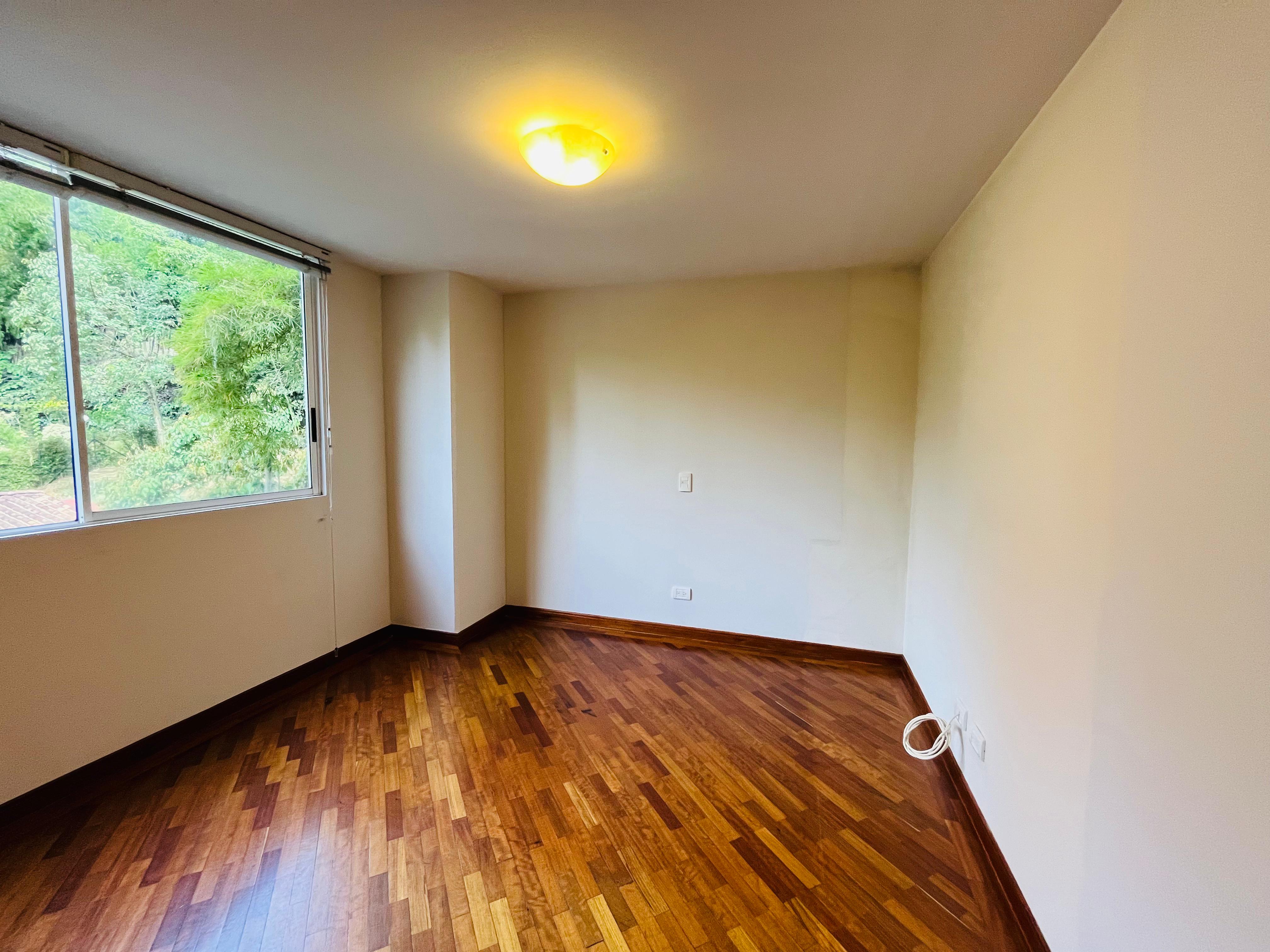 ARRIENDO APARTAMENTO - POBLADO SECTOR INFERIOR CON LOS BALSOS