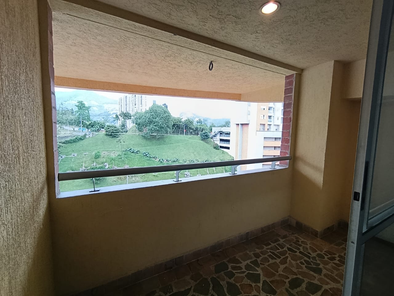 ARRIENDO APARTAMENTO - SABANETA LAS LOMITAS