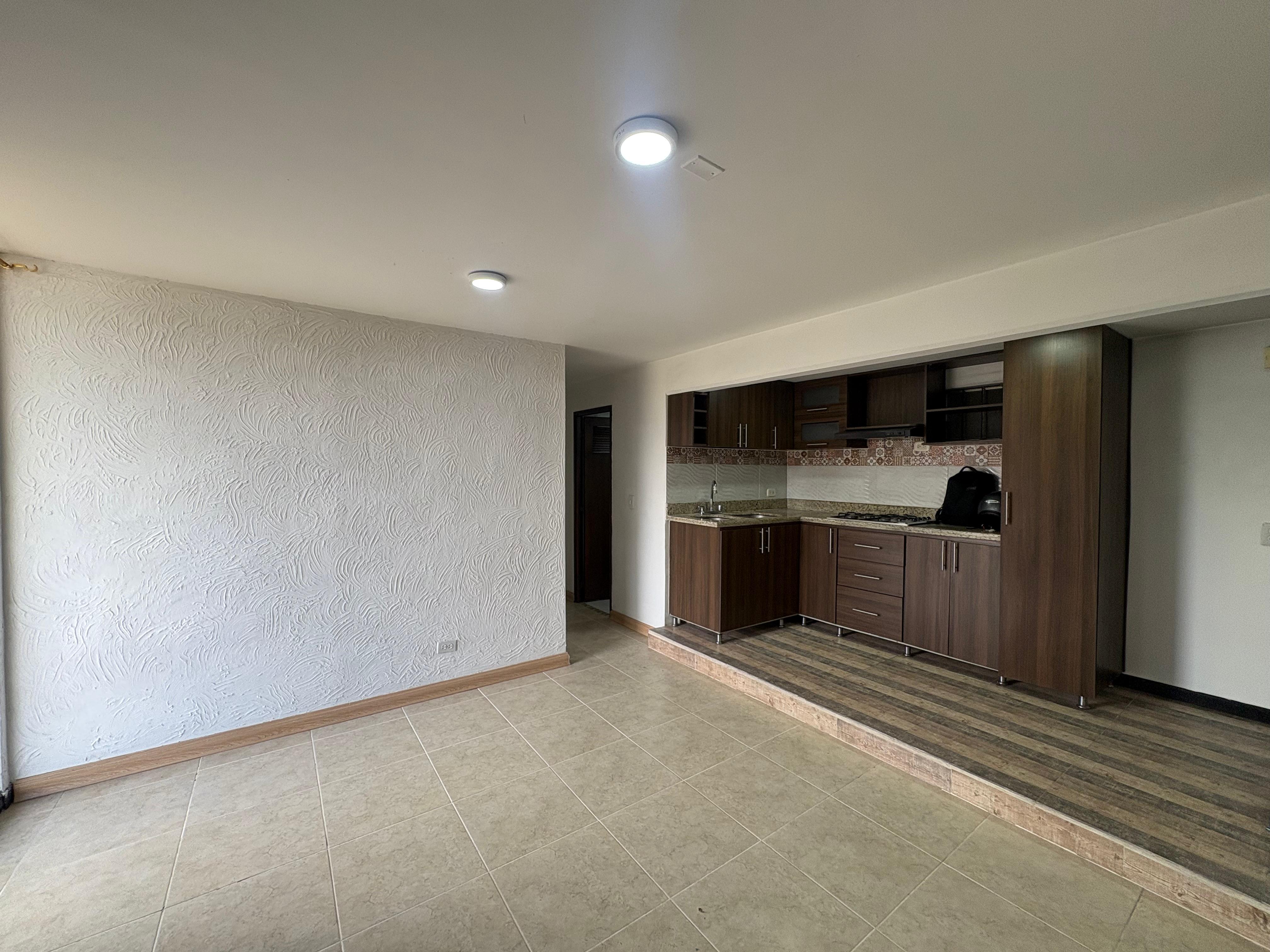 ARRIENDO APARTAMENTO, AV PALMAS